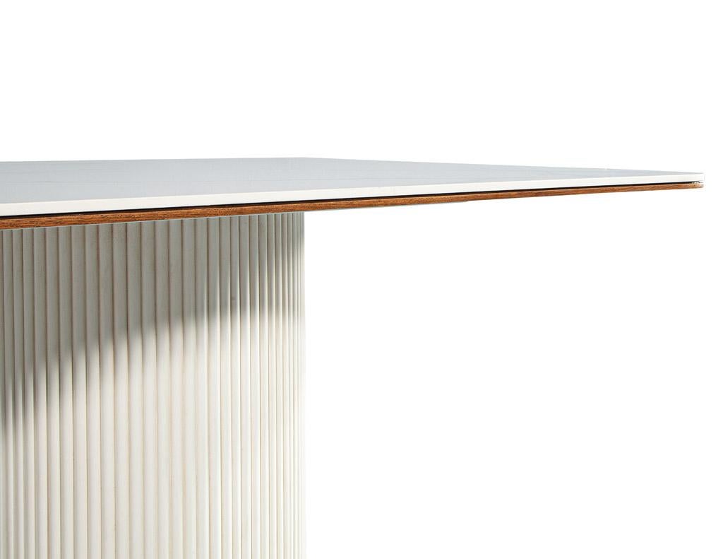 Table de salle à manger moderne sur mesure piédestaux tambour en vente 6