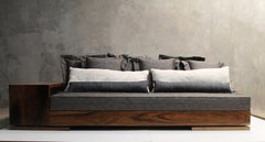 Modernes argentinisches Palisander-Sofa mit Regalen von Costantini, Patone, auf Lager