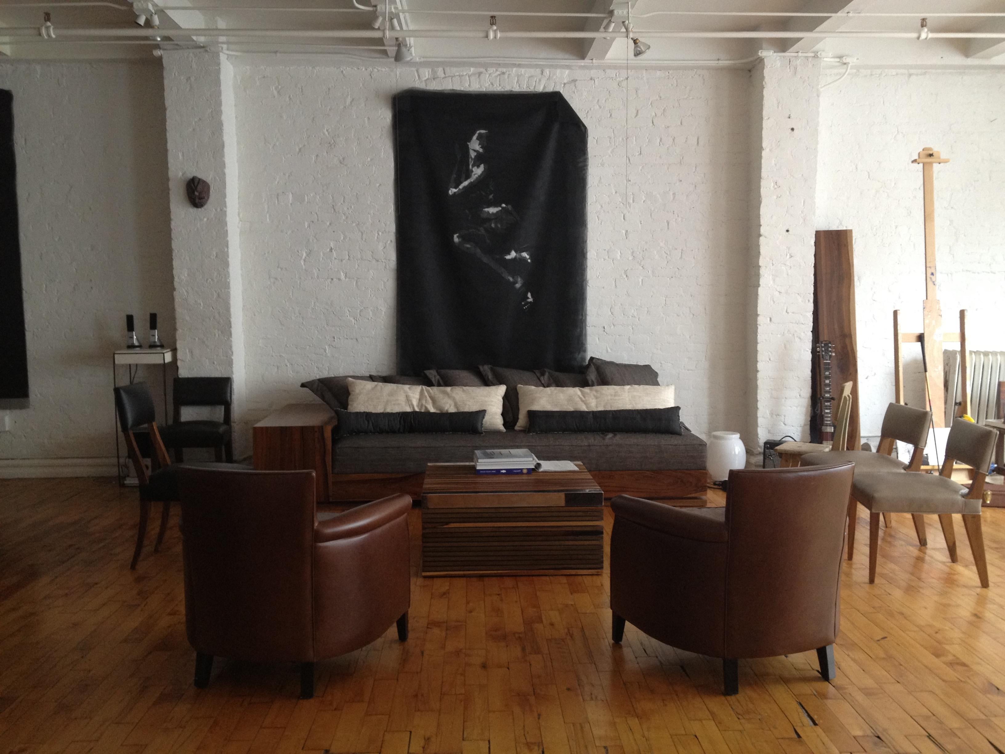 Modernes modernes Sofa aus Argentinischem Rosenholz mit Einlegeböden von Costantini, Patone im Zustand „Neu“ im Angebot in New York, NY