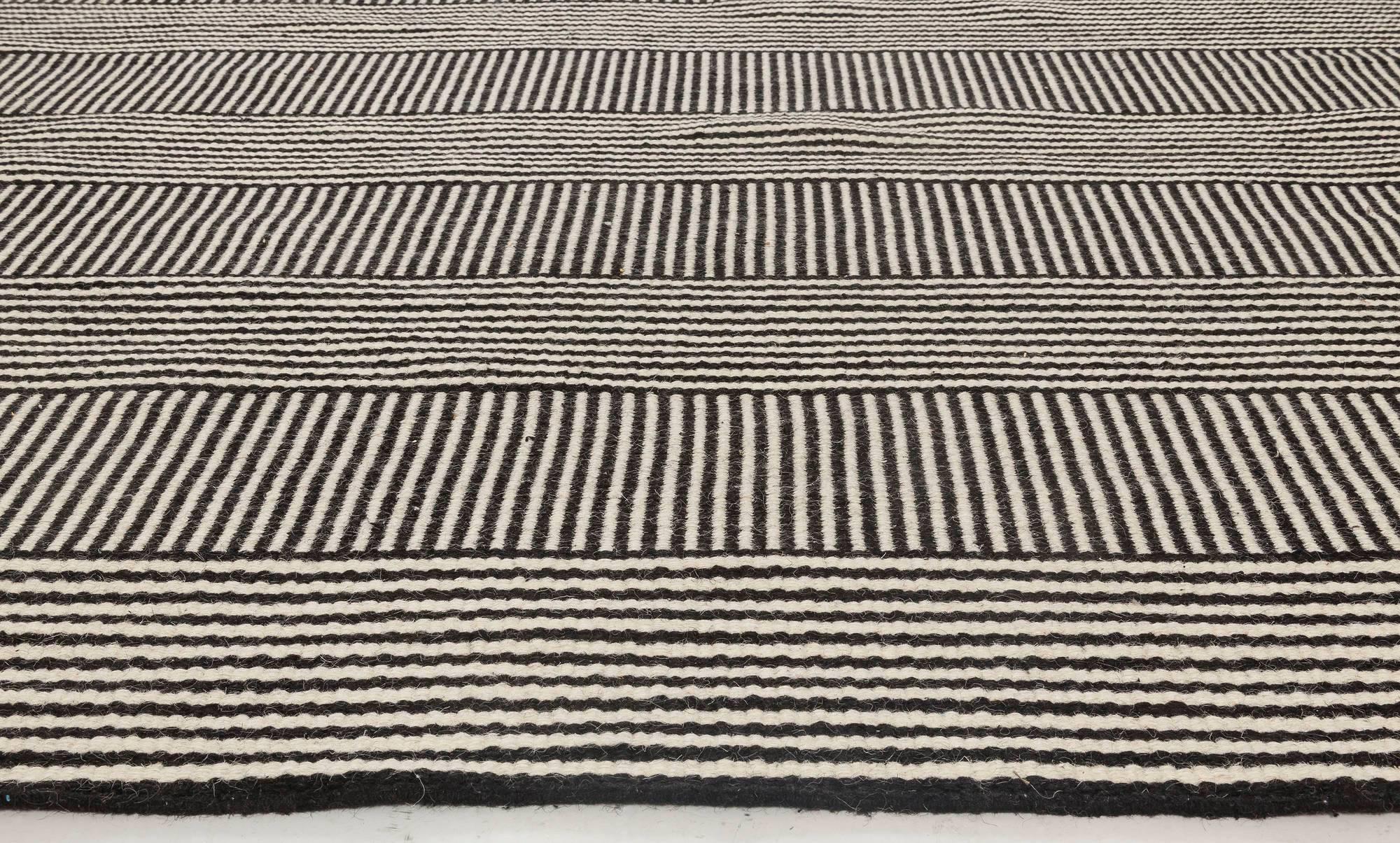 Custom Modern Striped Flat-Woven Wool Rug in Black & White by Doris Leslie Blau In New Condition For Sale In New York, NY