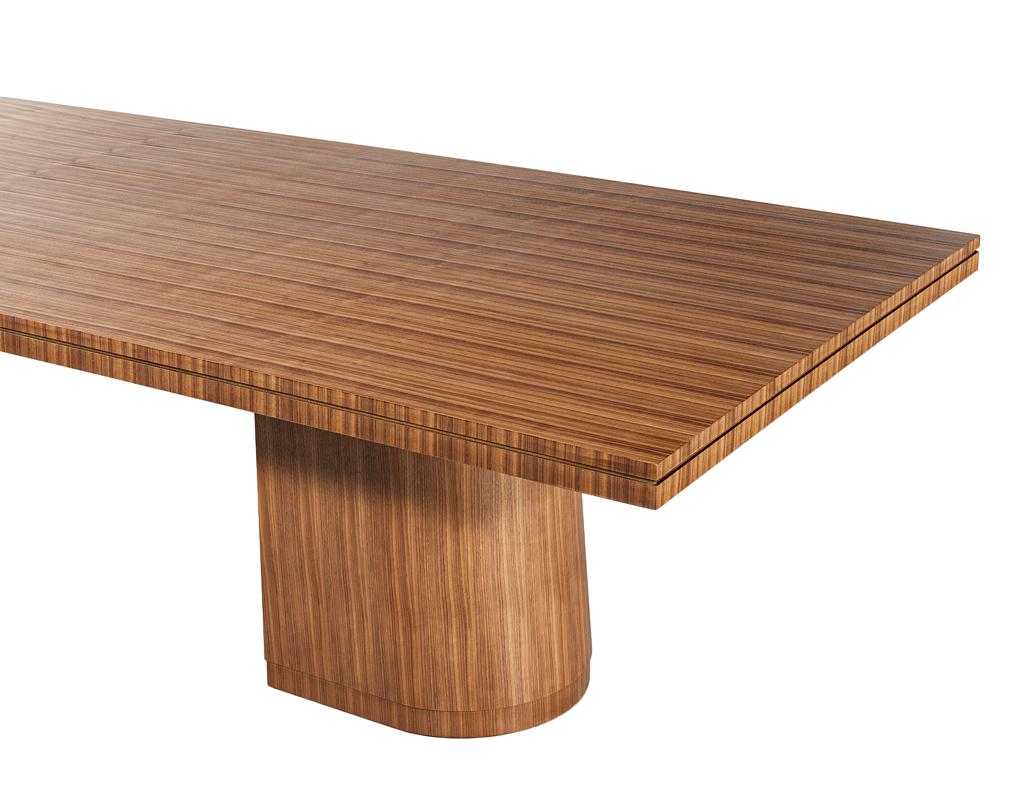 Custom Modern Walnut Dining Table with Curved Pedestal Design In New Condition For Sale In North York, ON