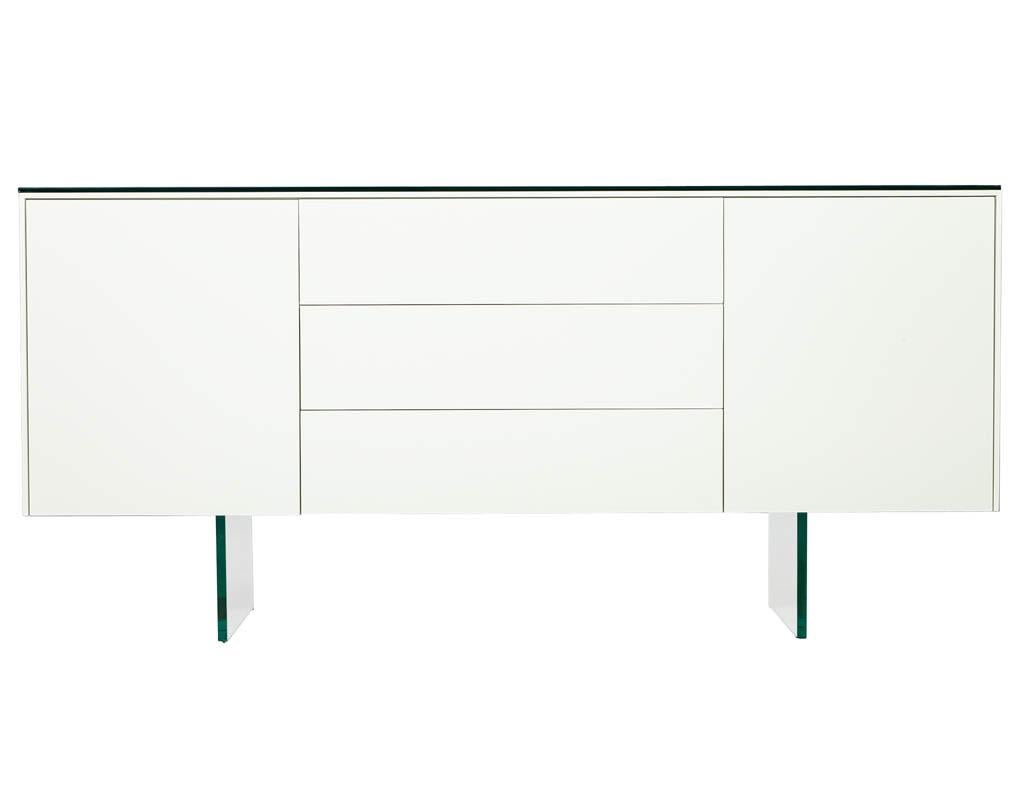 Custom Modern White Lacquered Sideboard Buffet with Glass Features For Sale 1