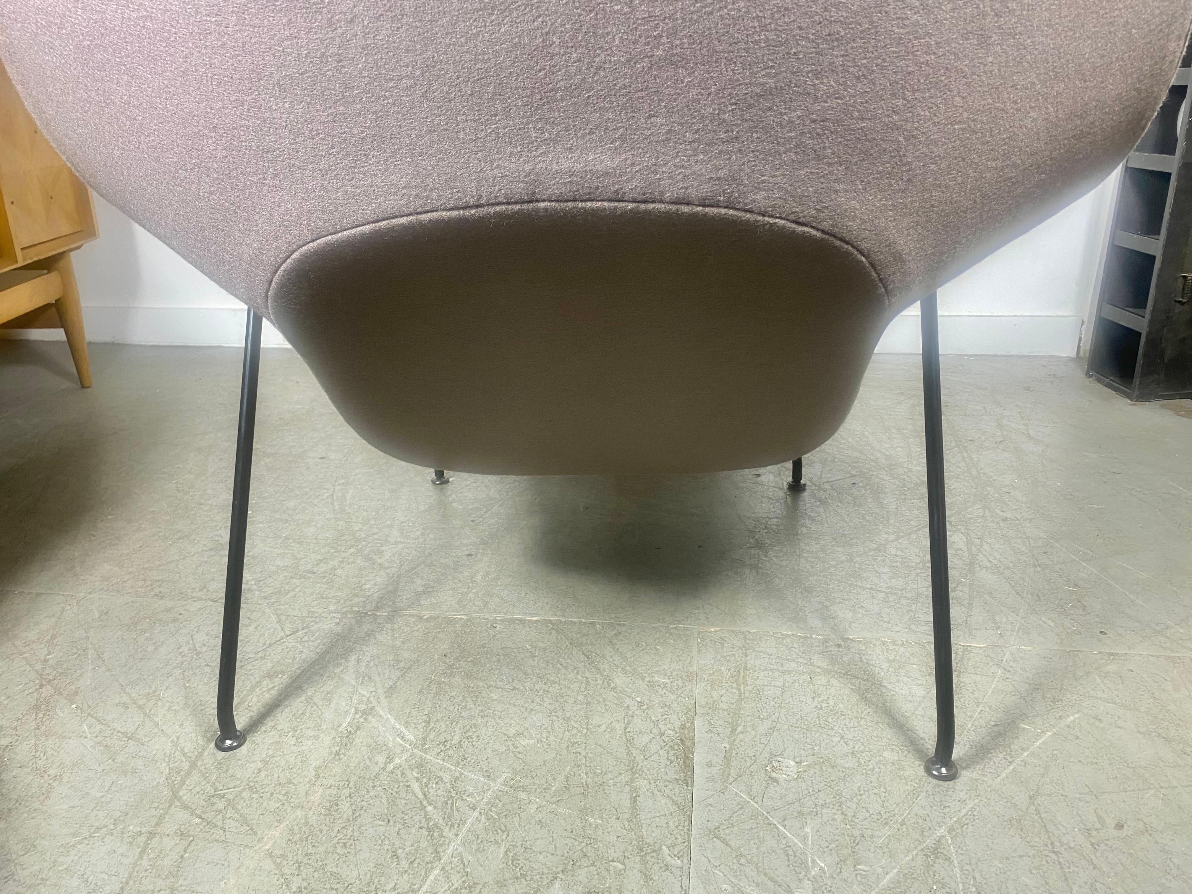 Custom Modernist KNOLL Womb Chair and Ottoman by Eero Saarinen  For Sale 4