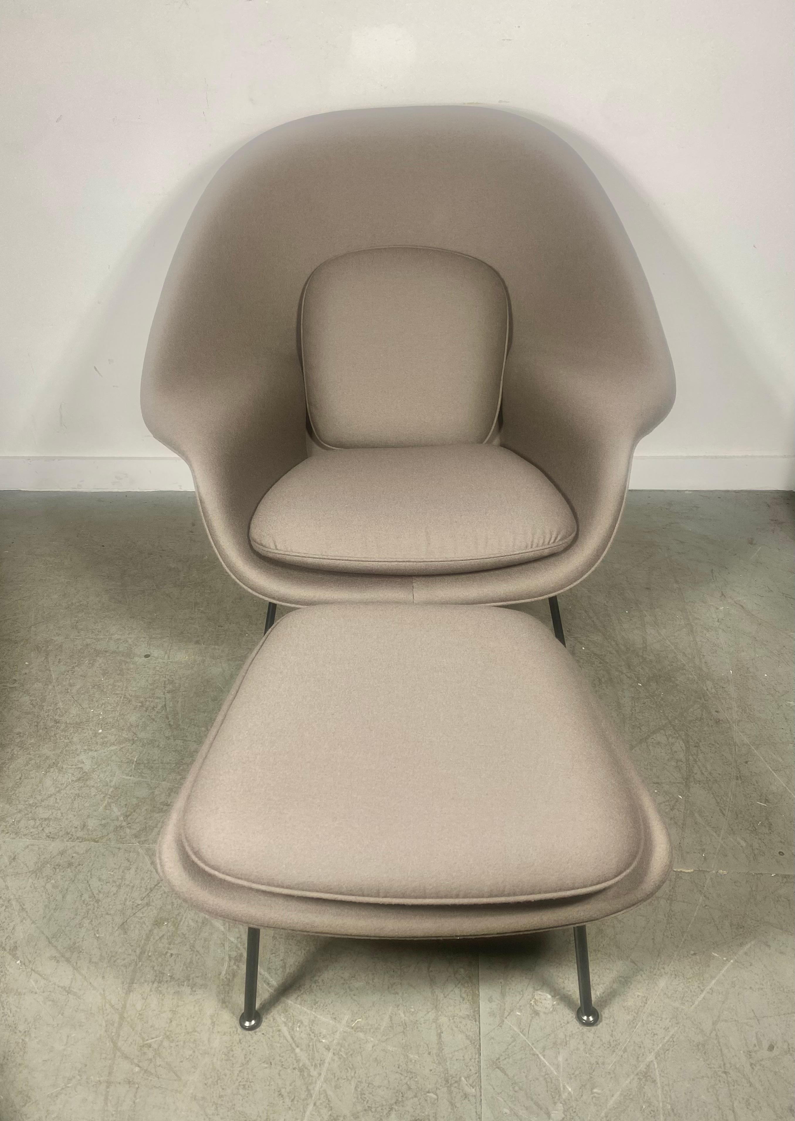 Maßgefertigter modernistischer KNOLL Womb Chair und Ottomane von Eero Saarinen  (Moderne der Mitte des Jahrhunderts) im Angebot