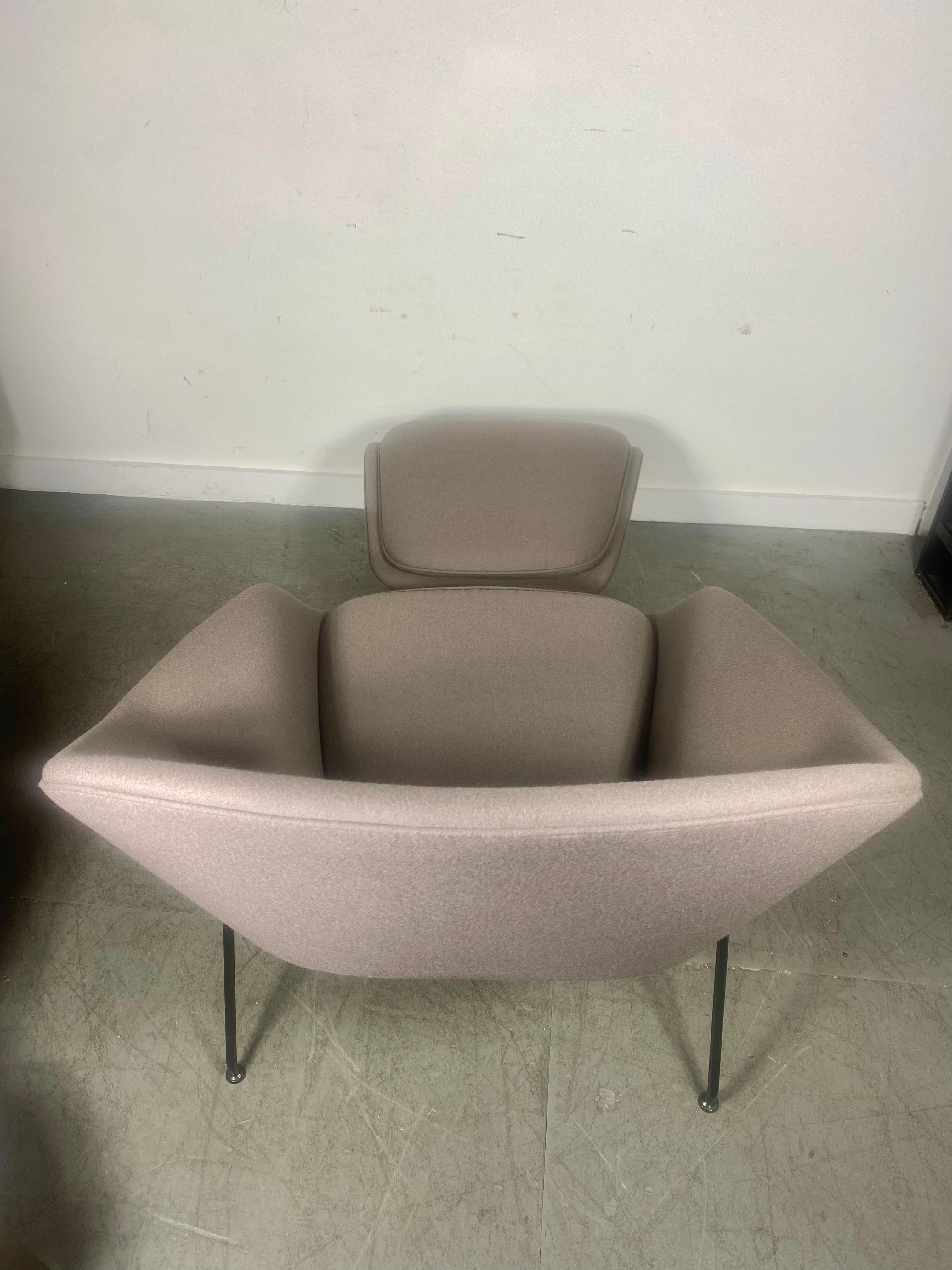 Custom Modernist KNOLL Womb Chair and Ottoman by Eero Saarinen  For Sale 1