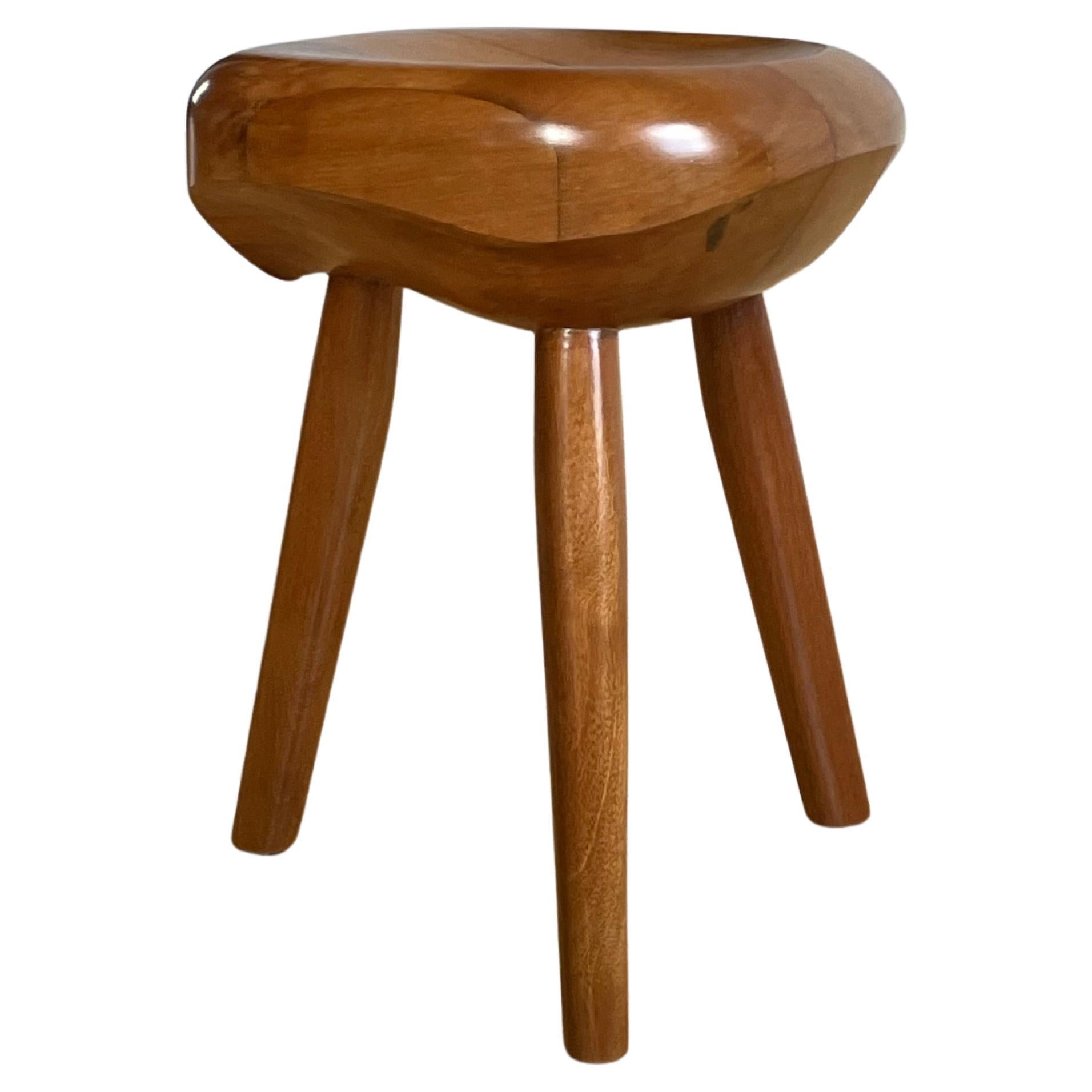 Sgabello scultoreo modernista personalizzato