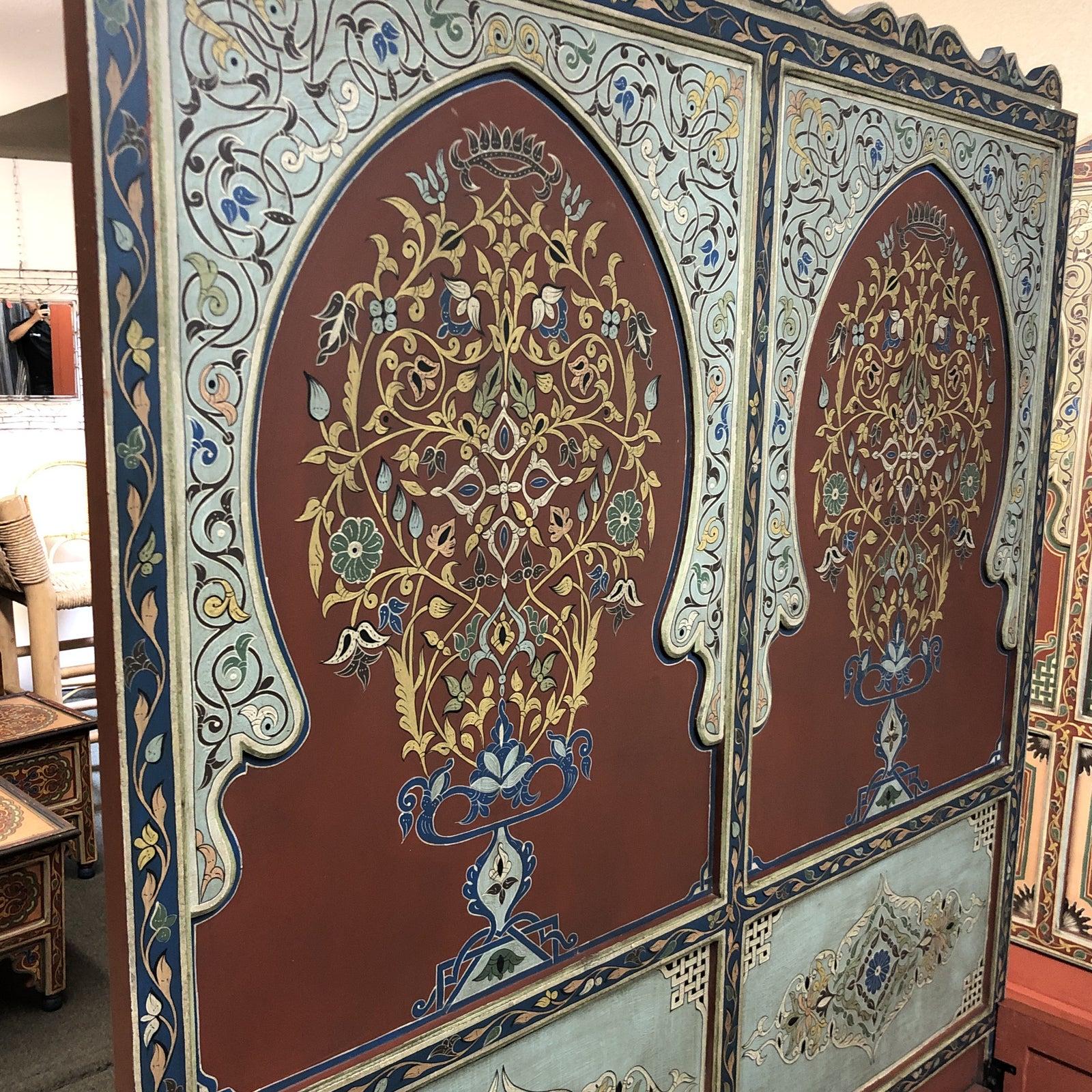 Custom Monumental Moroccan Queen Bed Frame and Nightstands For Sale 8