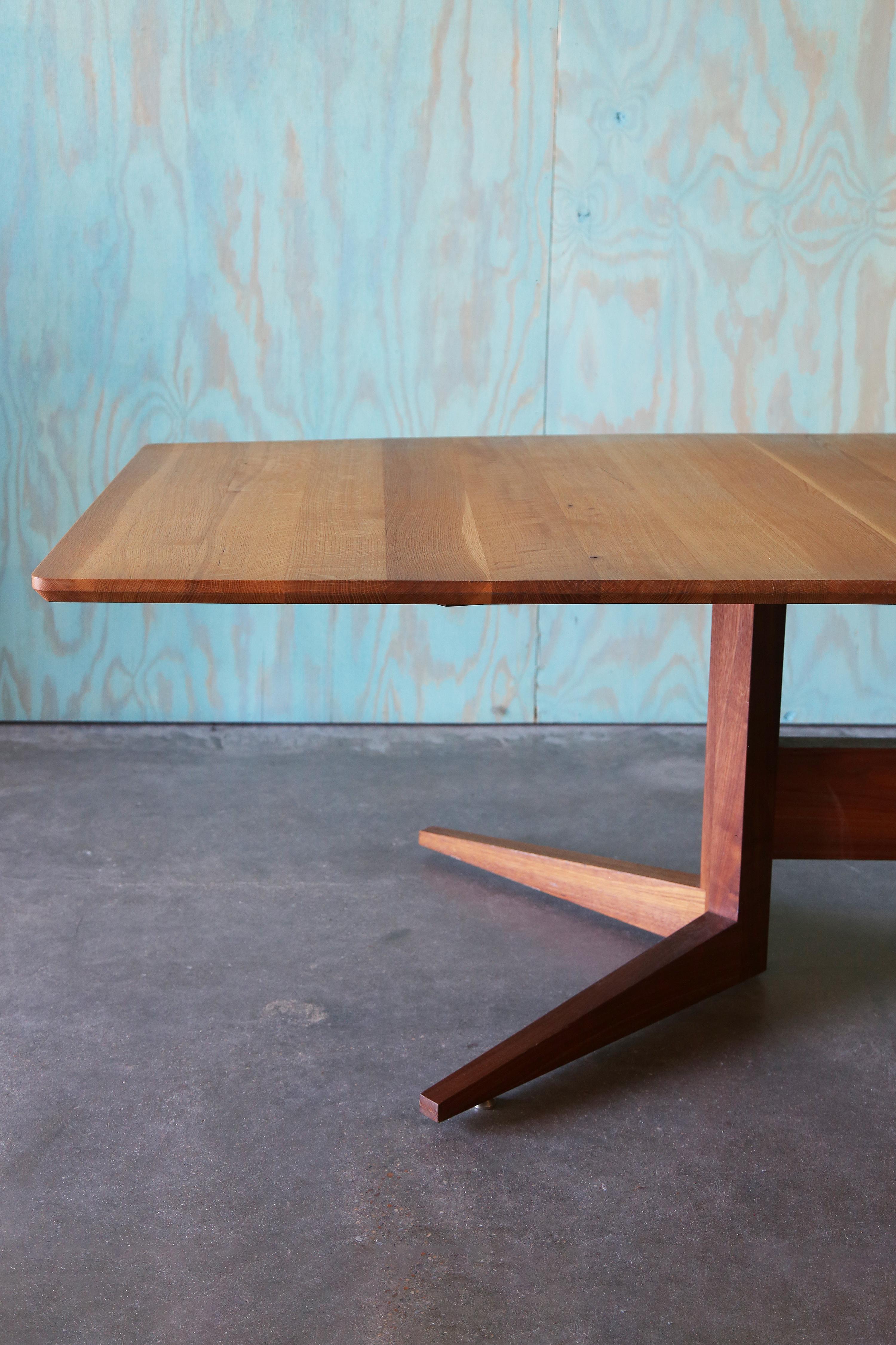 Mid-Century Modern CUSTOM MADE Table de salle à manger de conférence en chêne scié en quartier Studio Made en vente