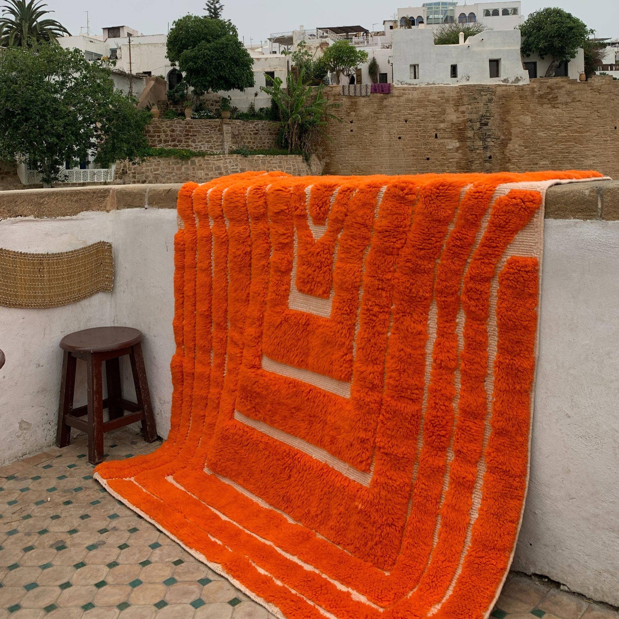 Marocchino Tappeto marocchino 8x10FT Sahara Symphony, disegno a trama arancione vibrante in vendita