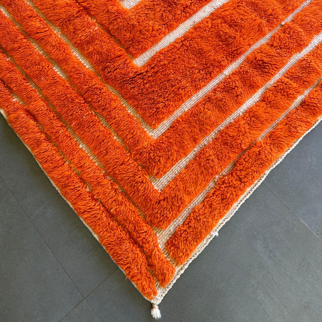 Tapis marocain 9x12FT symphonie Sahara, design texturé orange, fabriqué sur commande Neuf - En vente à Publishing City, SH