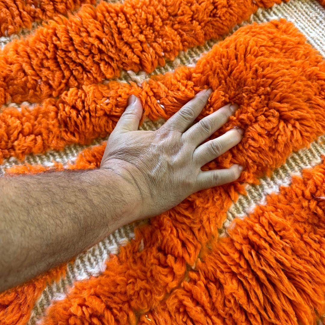 Laine Tapis marocain 9x12FT symphonie Sahara, design texturé orange, fabriqué sur commande en vente