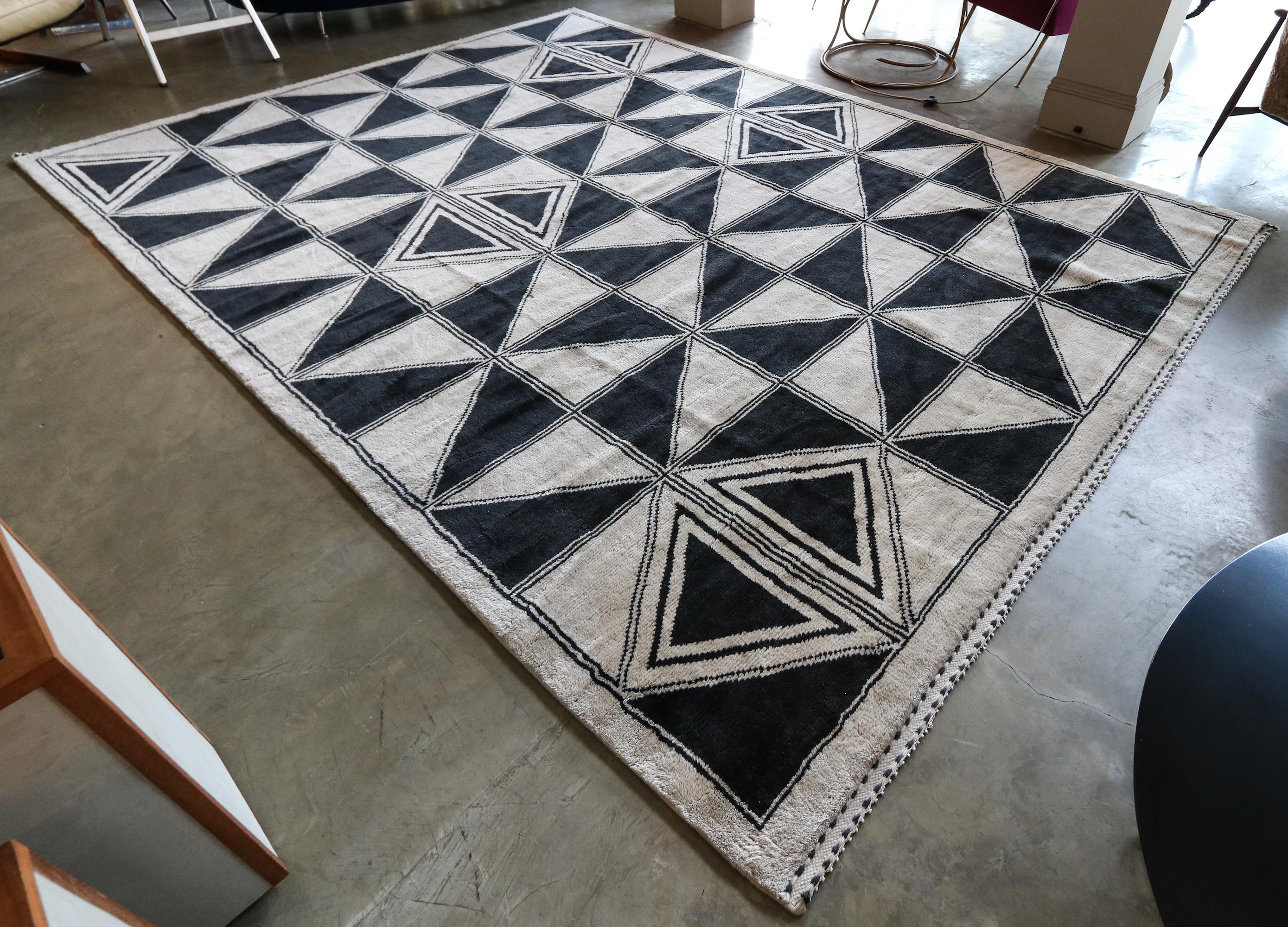 Custom Moroccan Rug with Geometric Triangles In New Condition In Los Angeles, CA