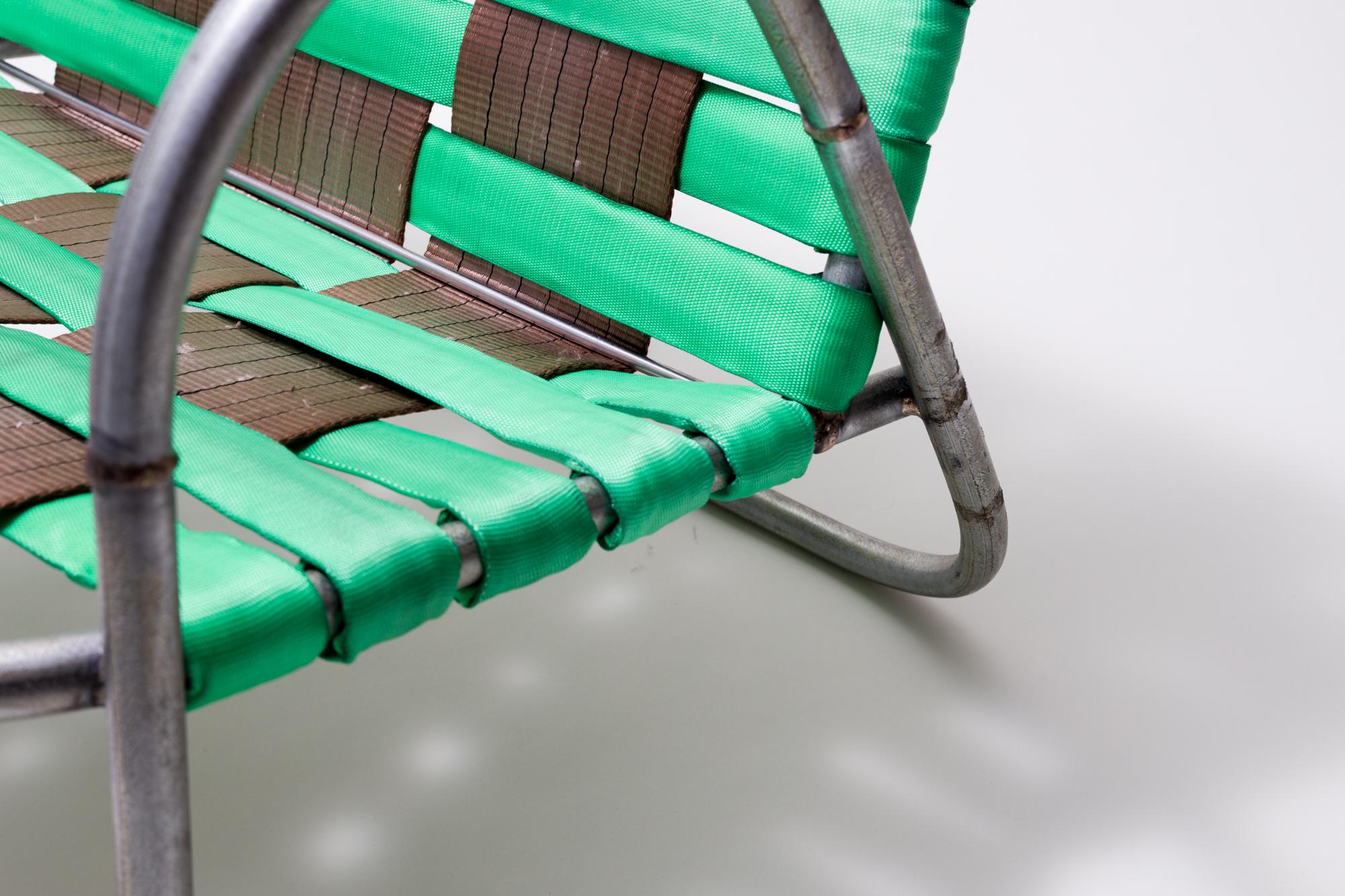Chaise d'artiste en résidence recyclée, chaise de jardin inspirée, matériaux réutilisés Neuf - En vente à Philadelphia, PA