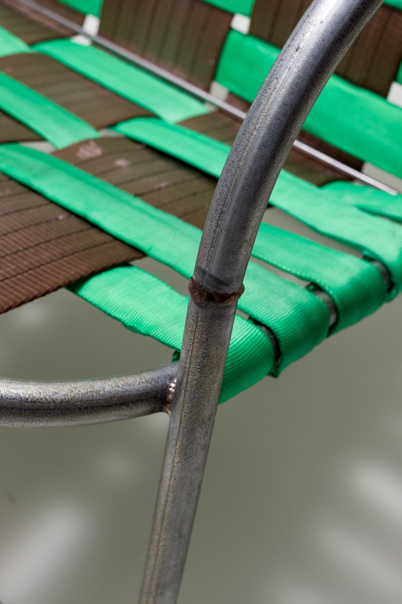 Aluminium Chaise d'artiste en résidence recyclée, chaise de jardin inspirée, matériaux réutilisés en vente