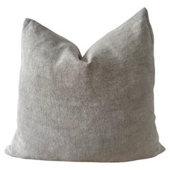 Coussin en lin lavé à la pierre naturelle sur mesure avec insert de plumes de duvet