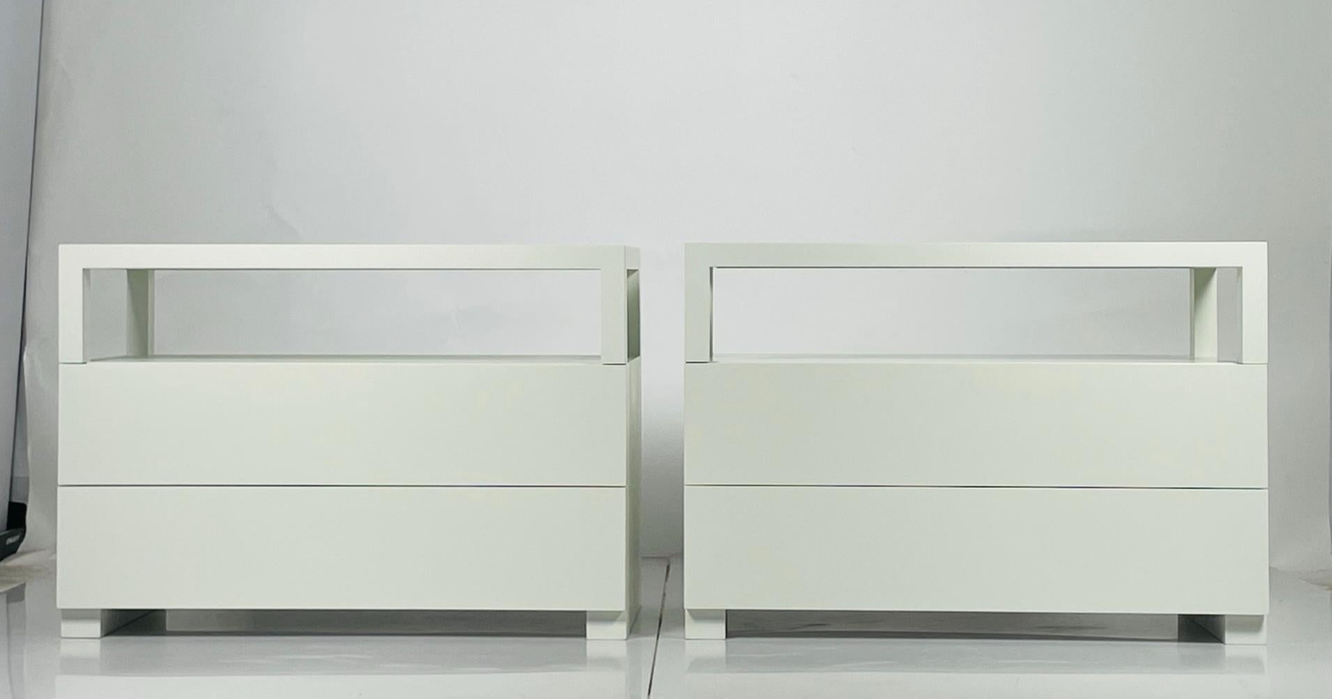 Custom Nightstands in White Oak & Milk-Glass by Cain Modern, USA 2023 In New Condition For Sale In Los Angeles, CA