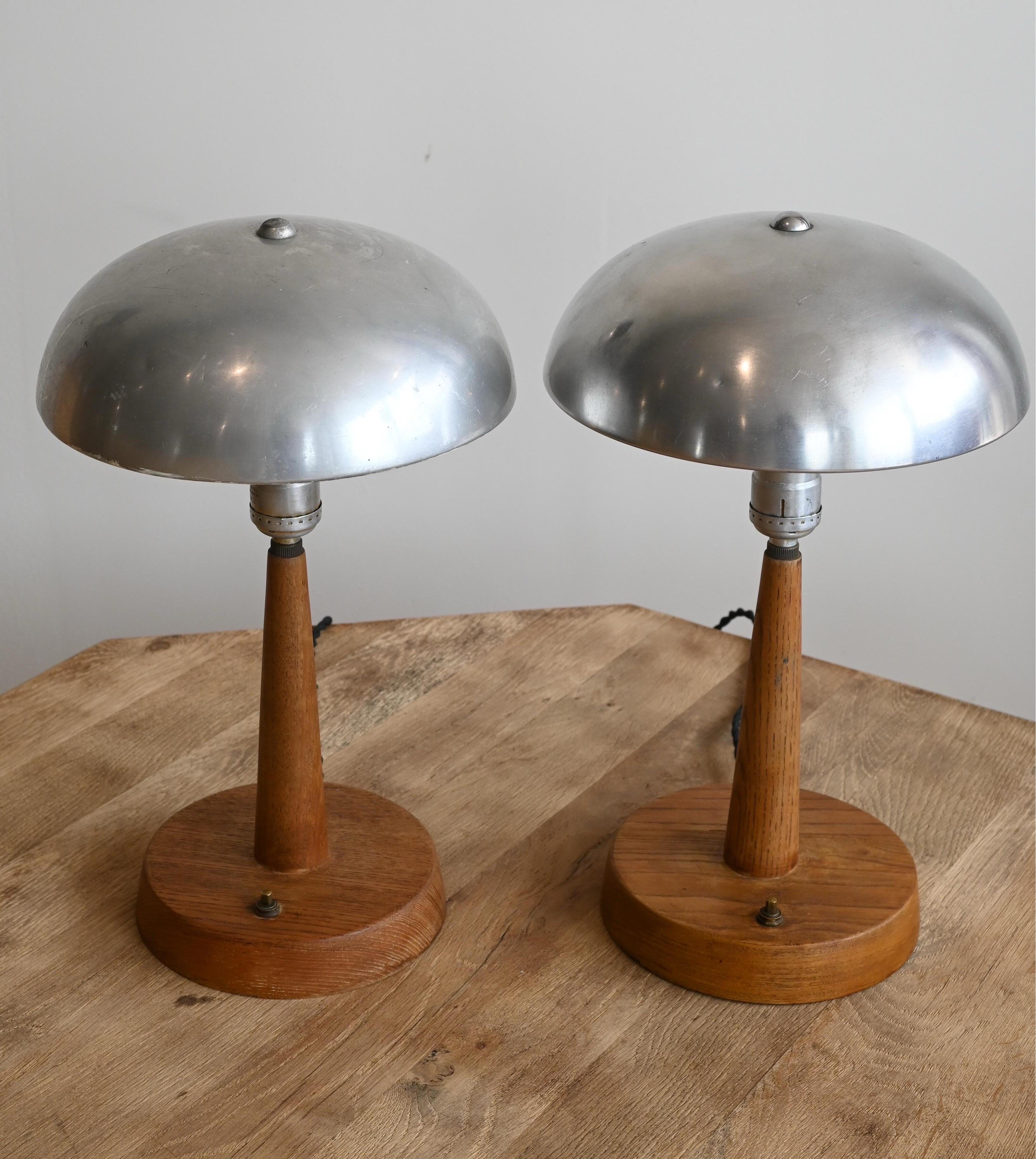 Lampes de table en chêne et chrome sur mesure Bon état - En vente à Hudson, NY