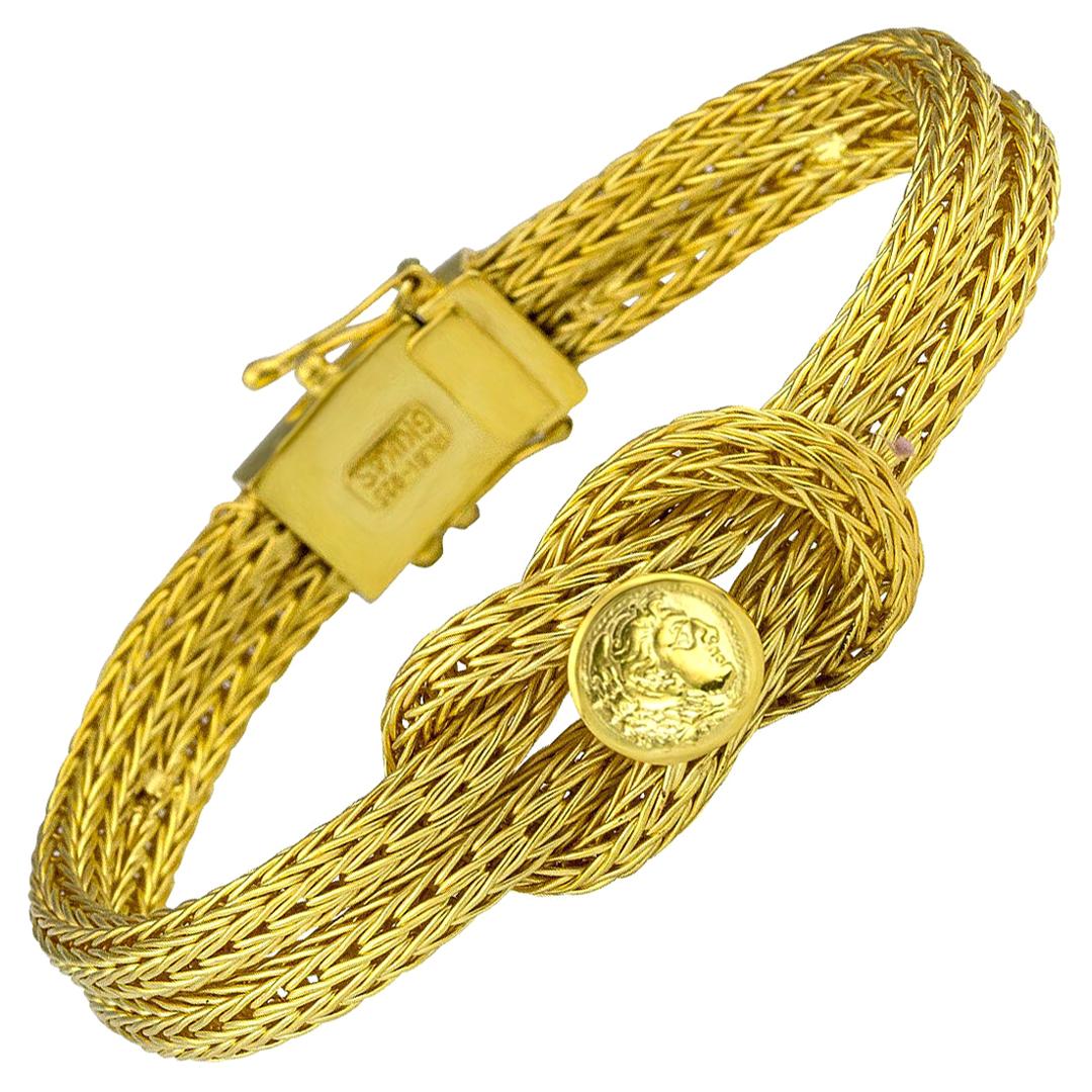Georgios Kollektionen Hand gestricktes Goldarmband aus 18 Karat Gold mit Herkules-Knoten im Angebot