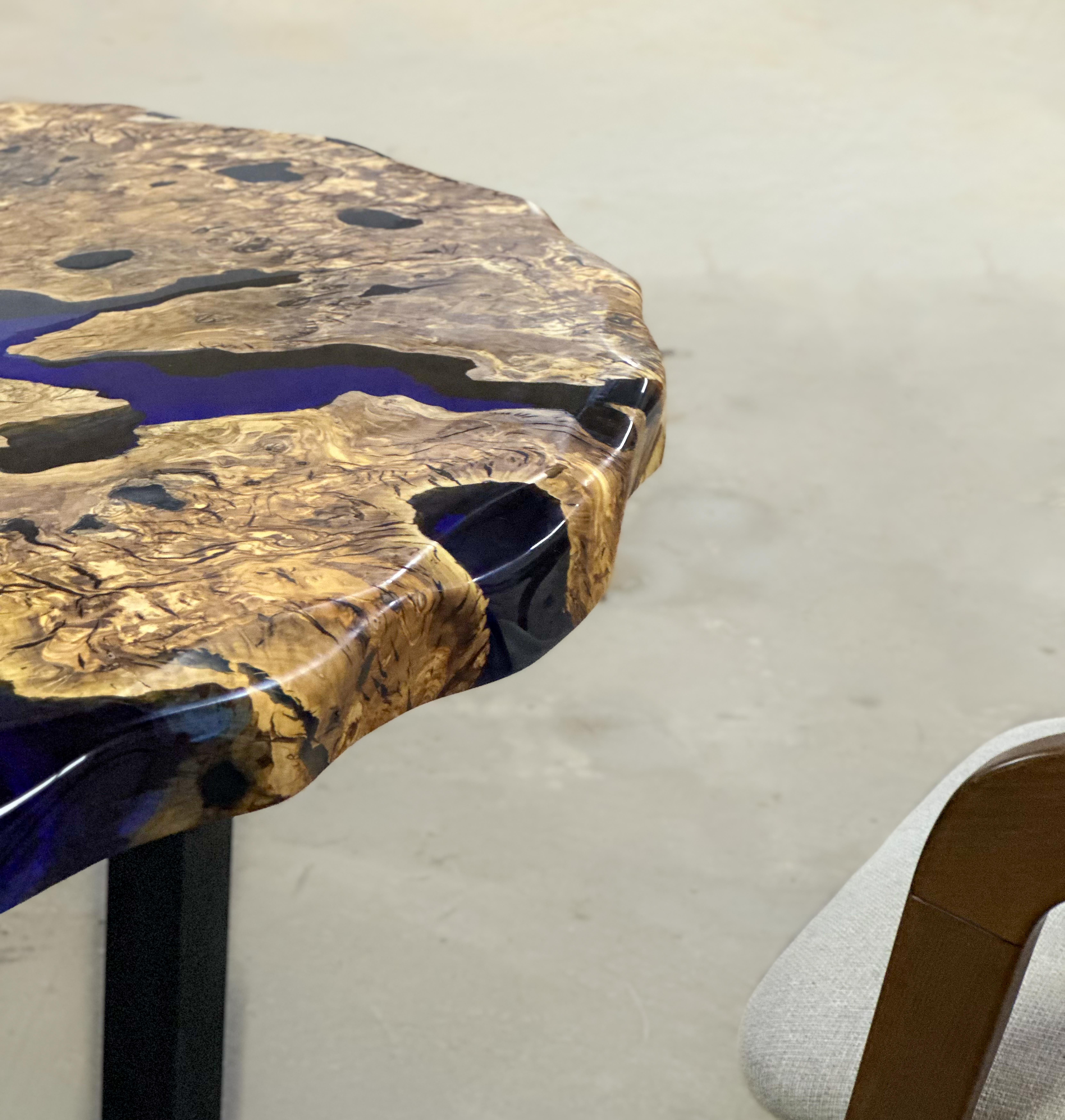 Turkish Custom Olive Epoxy Resin Round Dining Table For Sale