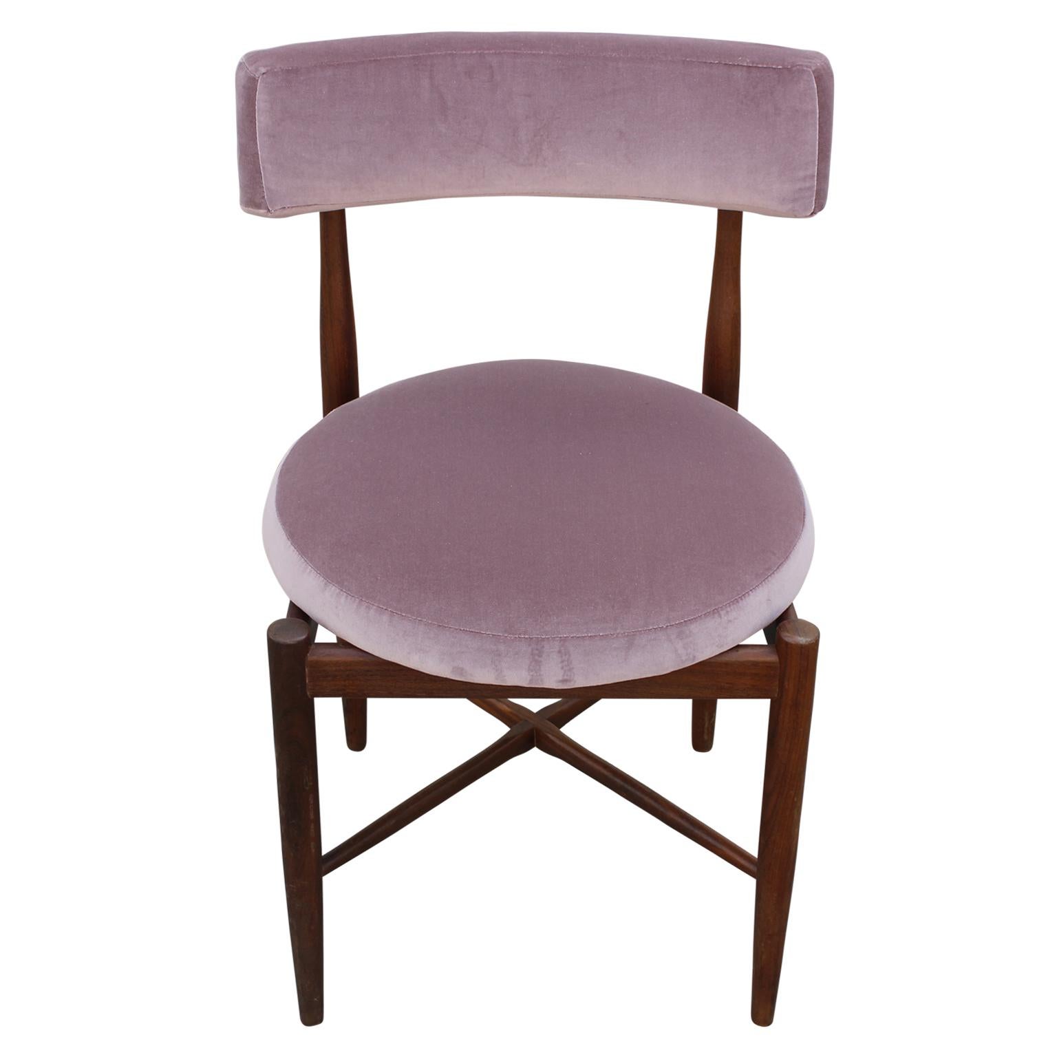 Set of 6 ombre dining room chairs made out of teak. The chairs are made in the 1960s in the United Kingdom. They are designed by Victor Wilkins for G Plan Furniture Company. The chairs were restored by the Reeves Art and Design team.