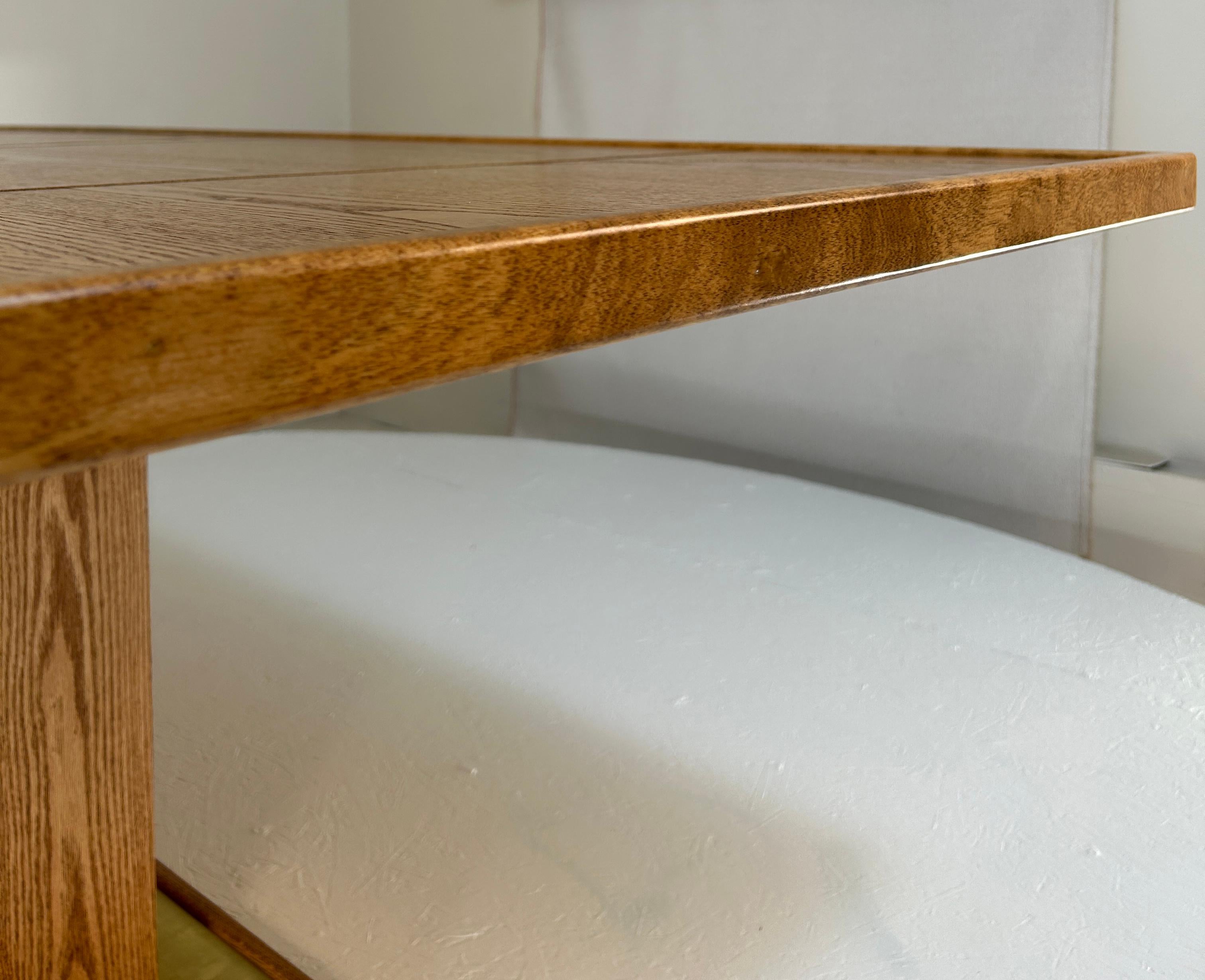 Mesa única de roble y latón hecha a medida Latón en venta