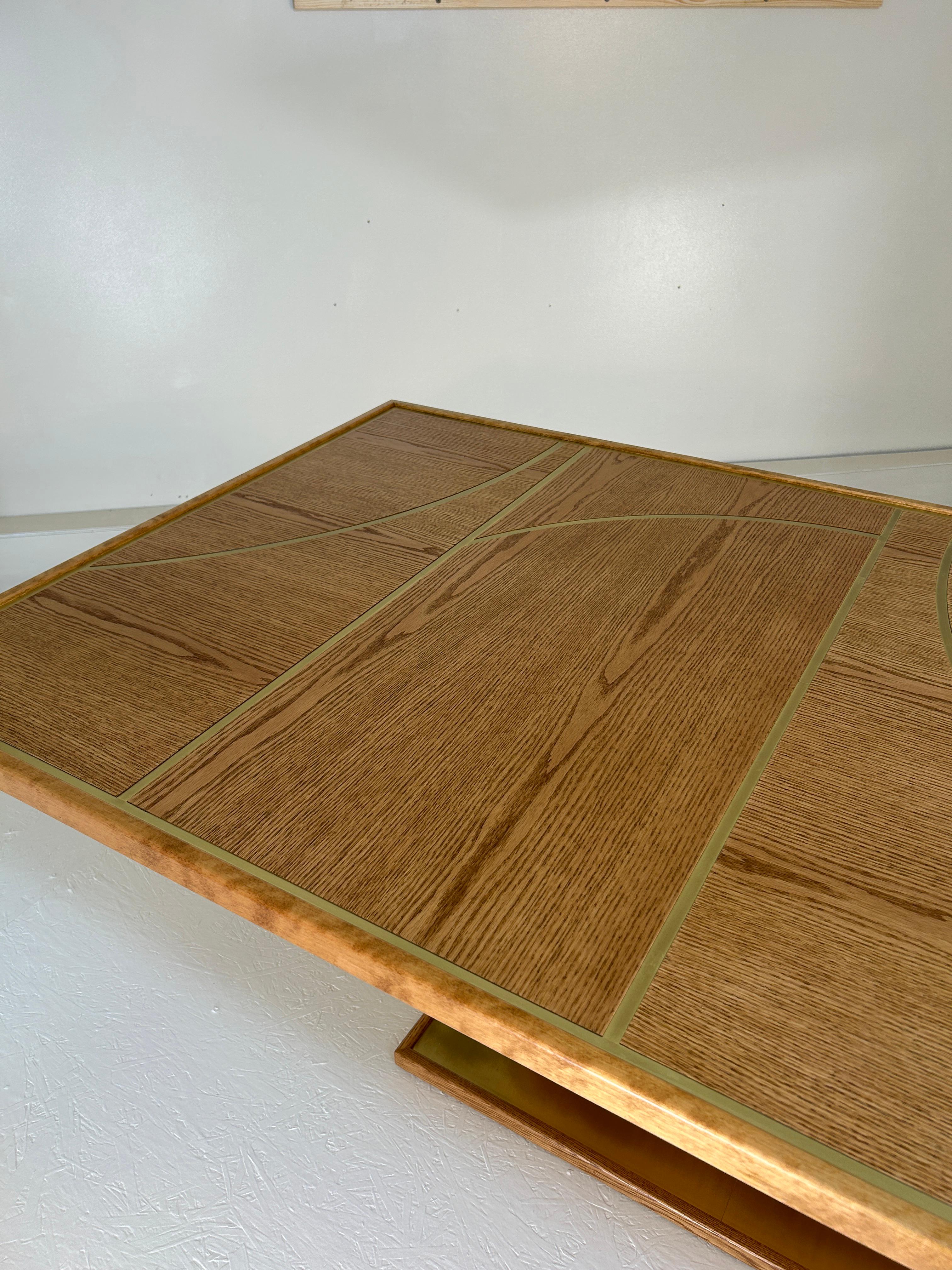 Mesa única de roble y latón hecha a medida en venta 2