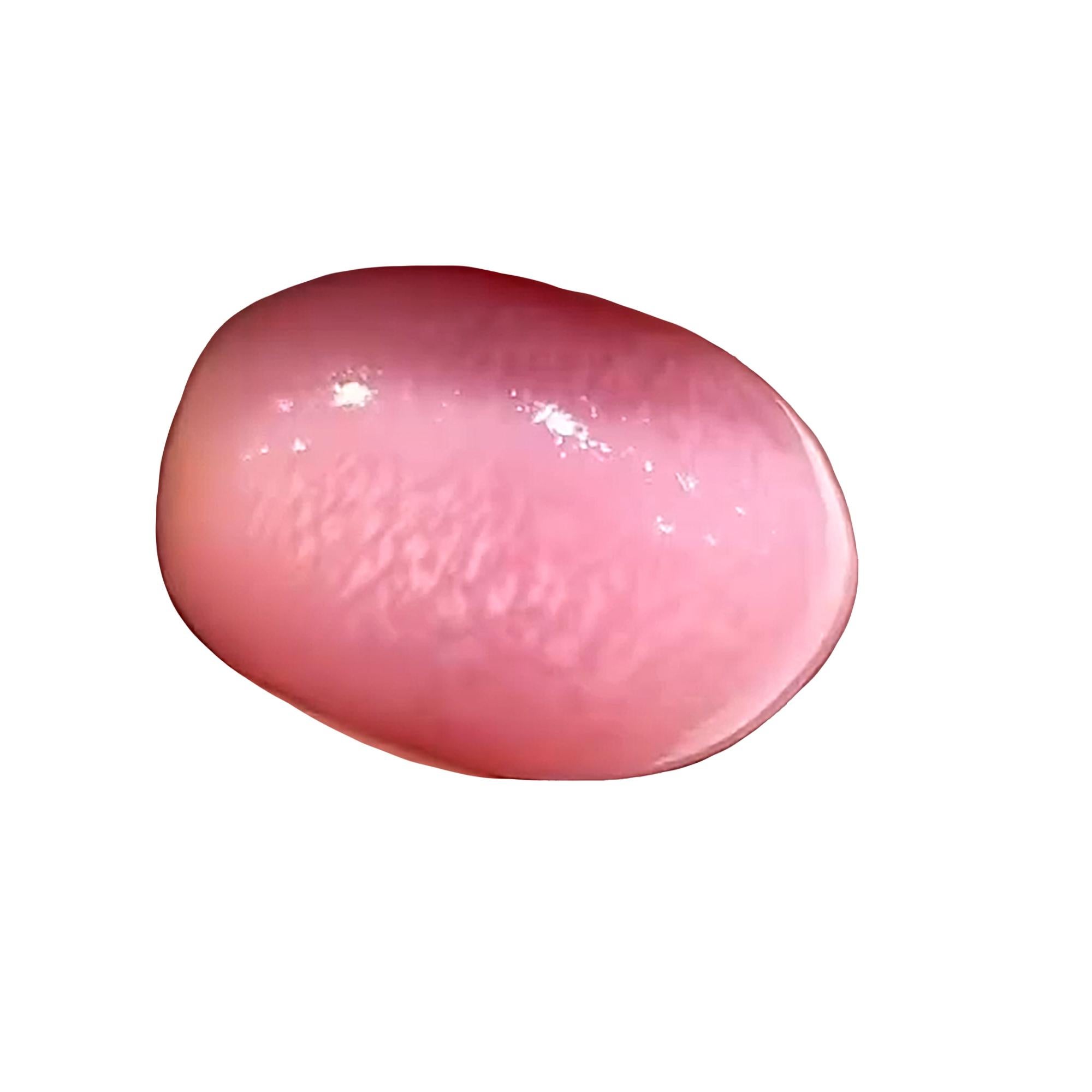 La perla conchiglia è passata da 2,83 a 3,165 carati per il design del ciondolo personalizzato. La nuova gemma è caratterizzata da una maggiore presenza ed equilibrio, curata appositamente per questo pezzo.

Si tratta di un articolo privato, creato