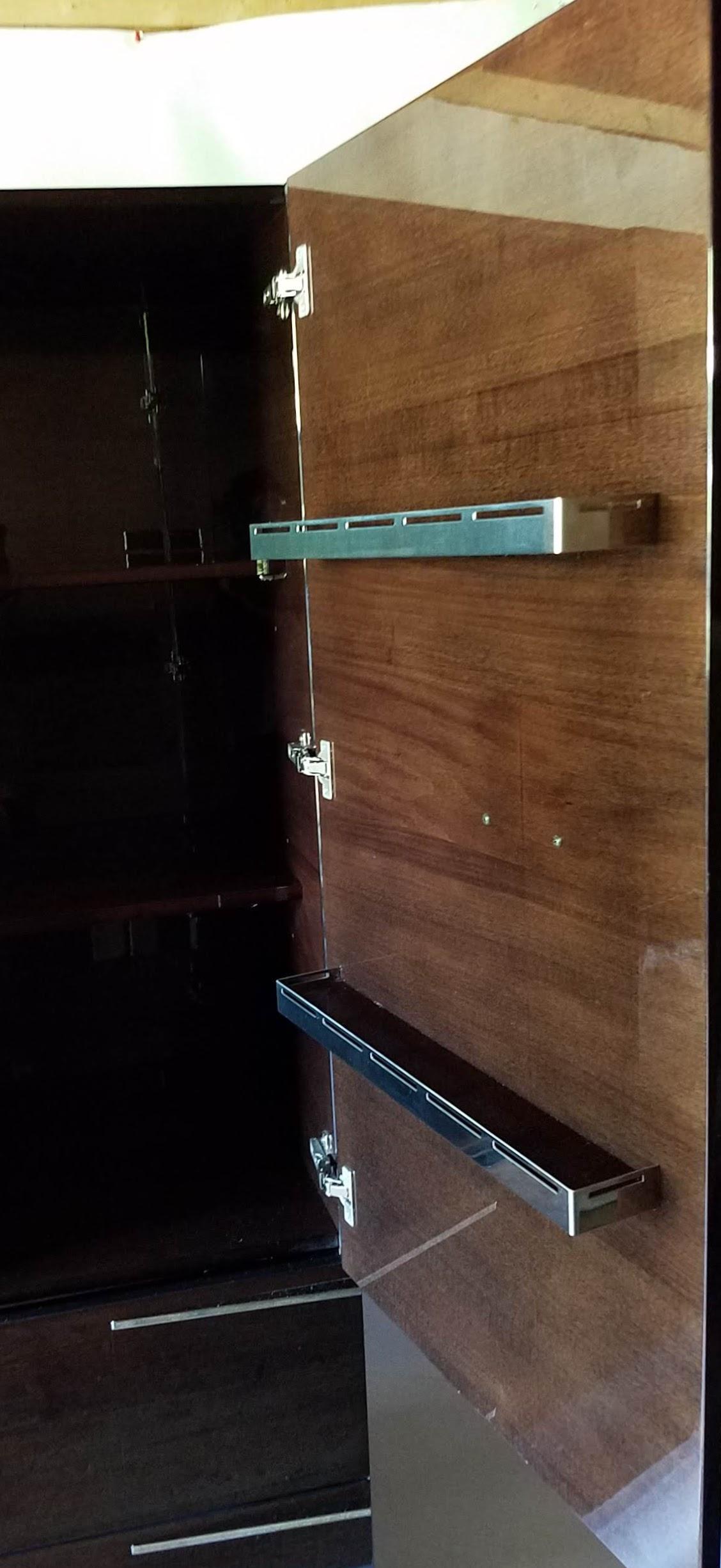 Barra Seca / Credenza de Caoba Encargada a Medida 1975 Chapado en venta