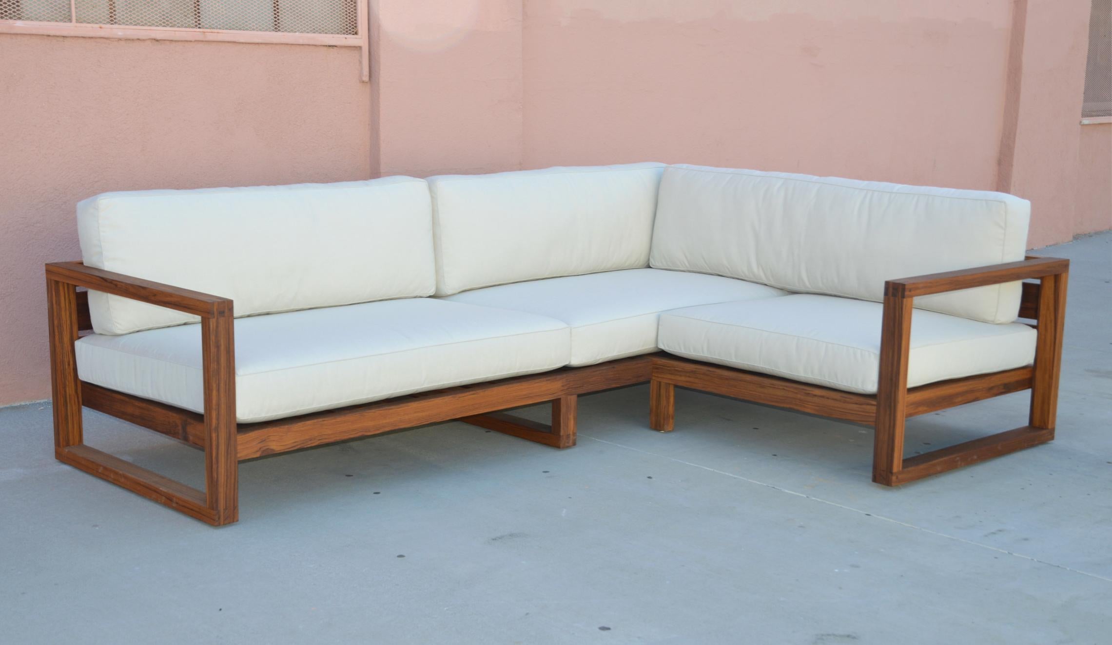 Individuelles Outdoor-Sofa aus Teakholz im Angebot 7