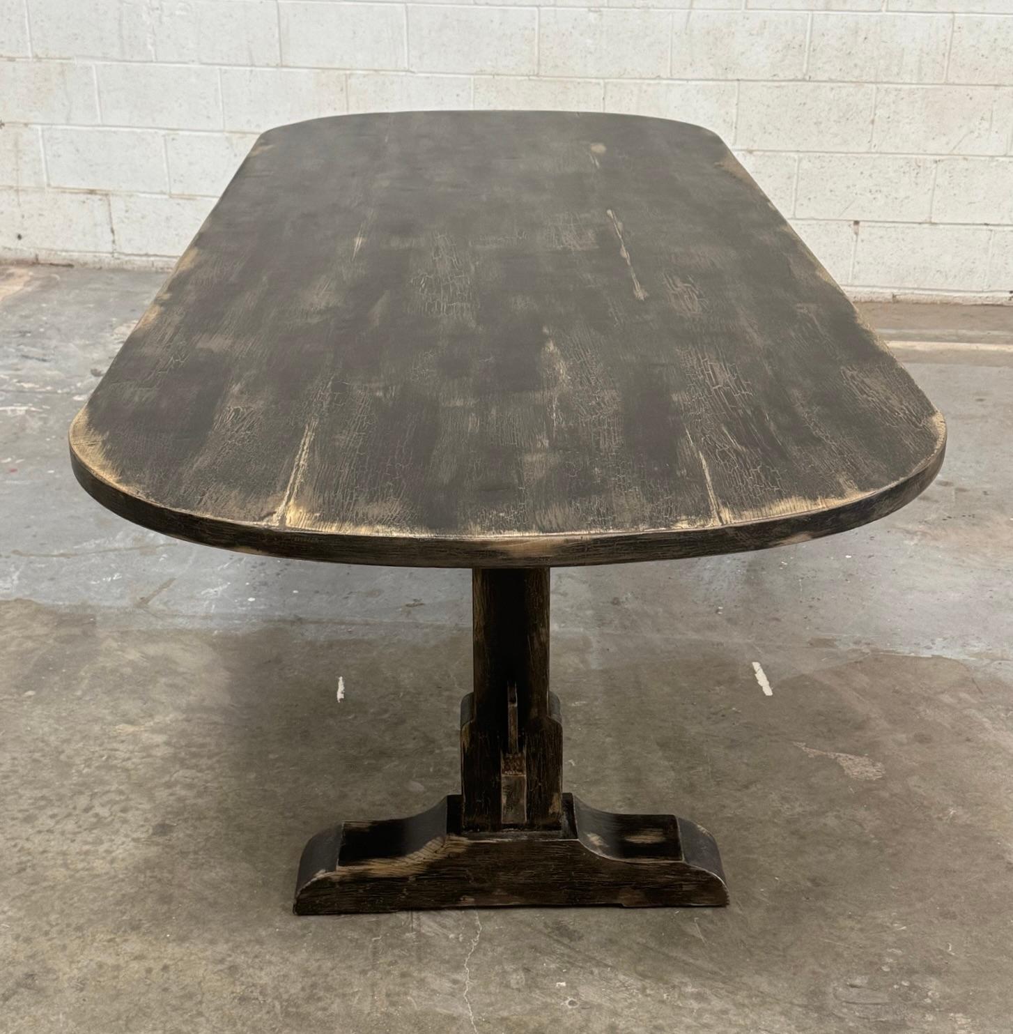 Maßgefertigter bemalter Evy Trestle-Tisch, auf Bestellung gefertigt von Petersen Antiques im Angebot 1