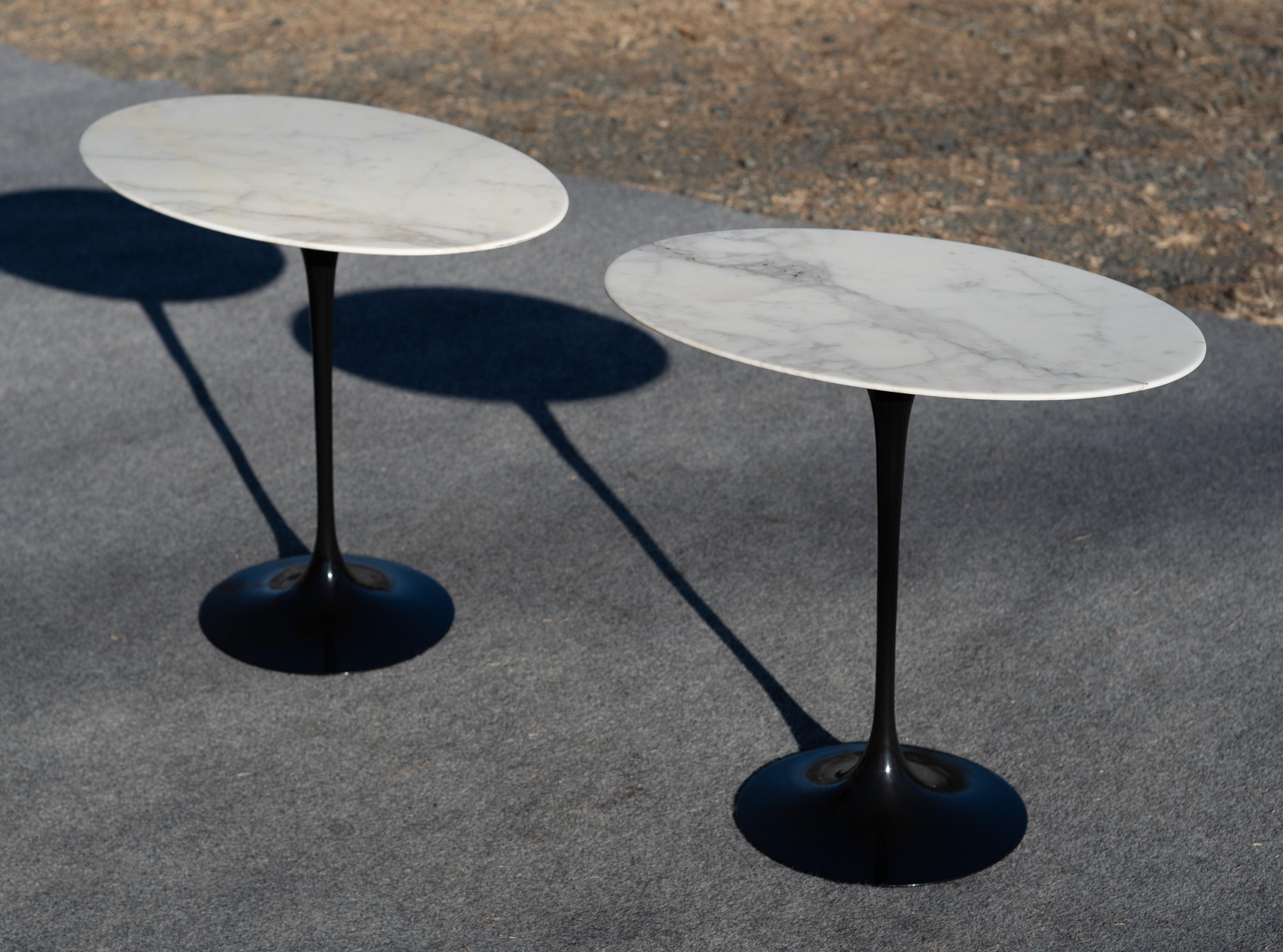 Mid-Century Modern Custom Pair of Saarinen Knoll Oval Side or End Tables in Calacatta Gold For Sale