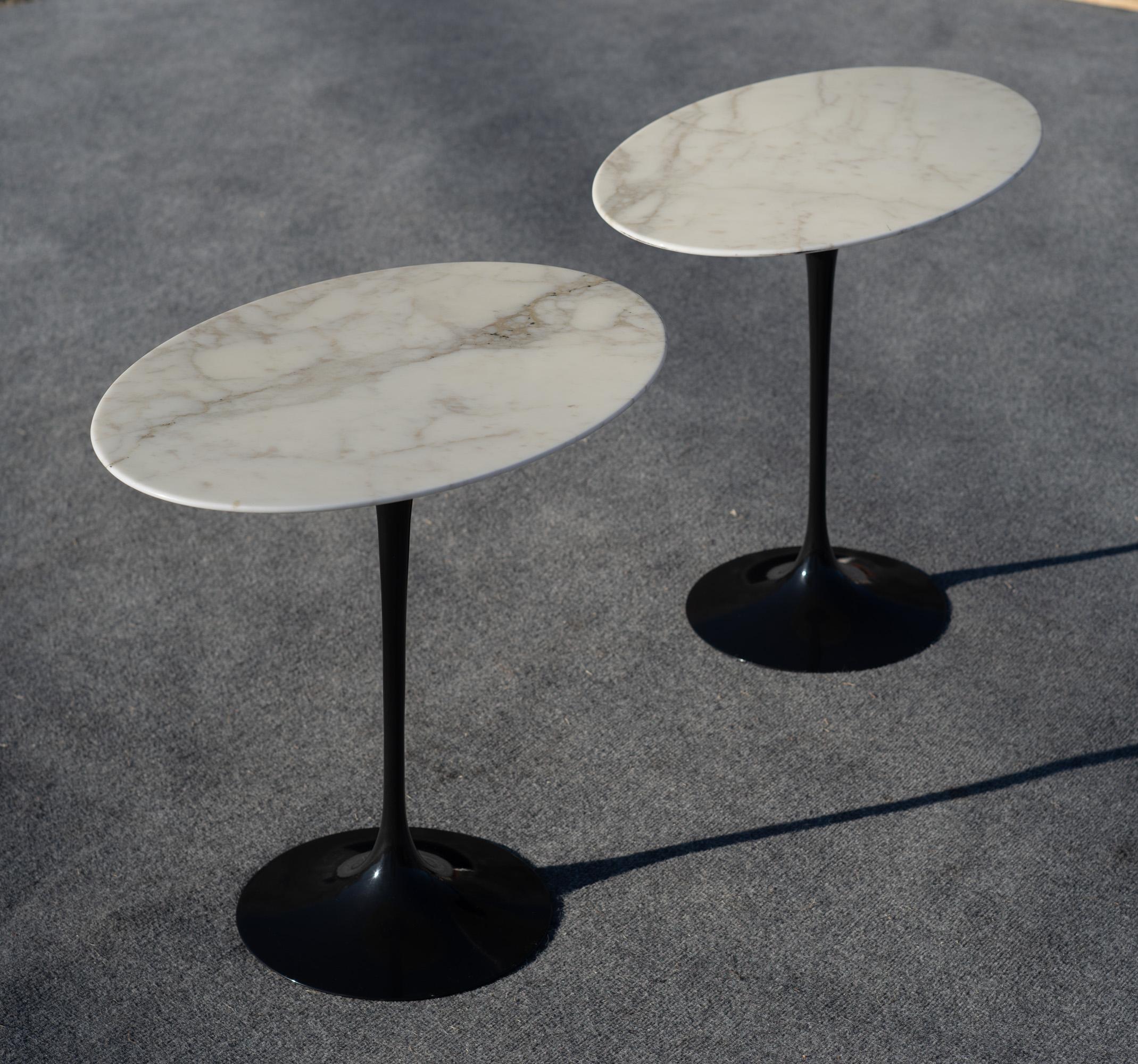 Italian Custom Pair of Saarinen Knoll Oval Side or End Tables in Calacatta Gold For Sale