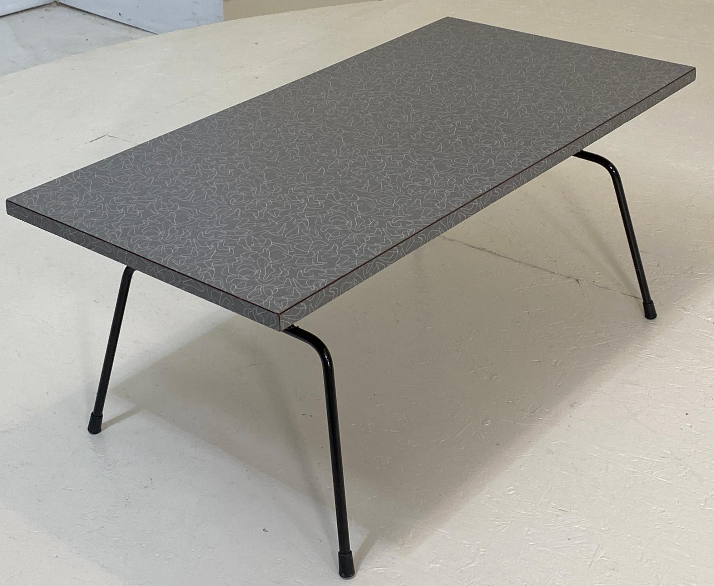 Einzigartiger Tisch, hergestellt von der Planner Group, mit echter Vintage-Formica-Platte (kein später neu aufgelegtes Muster), Design 