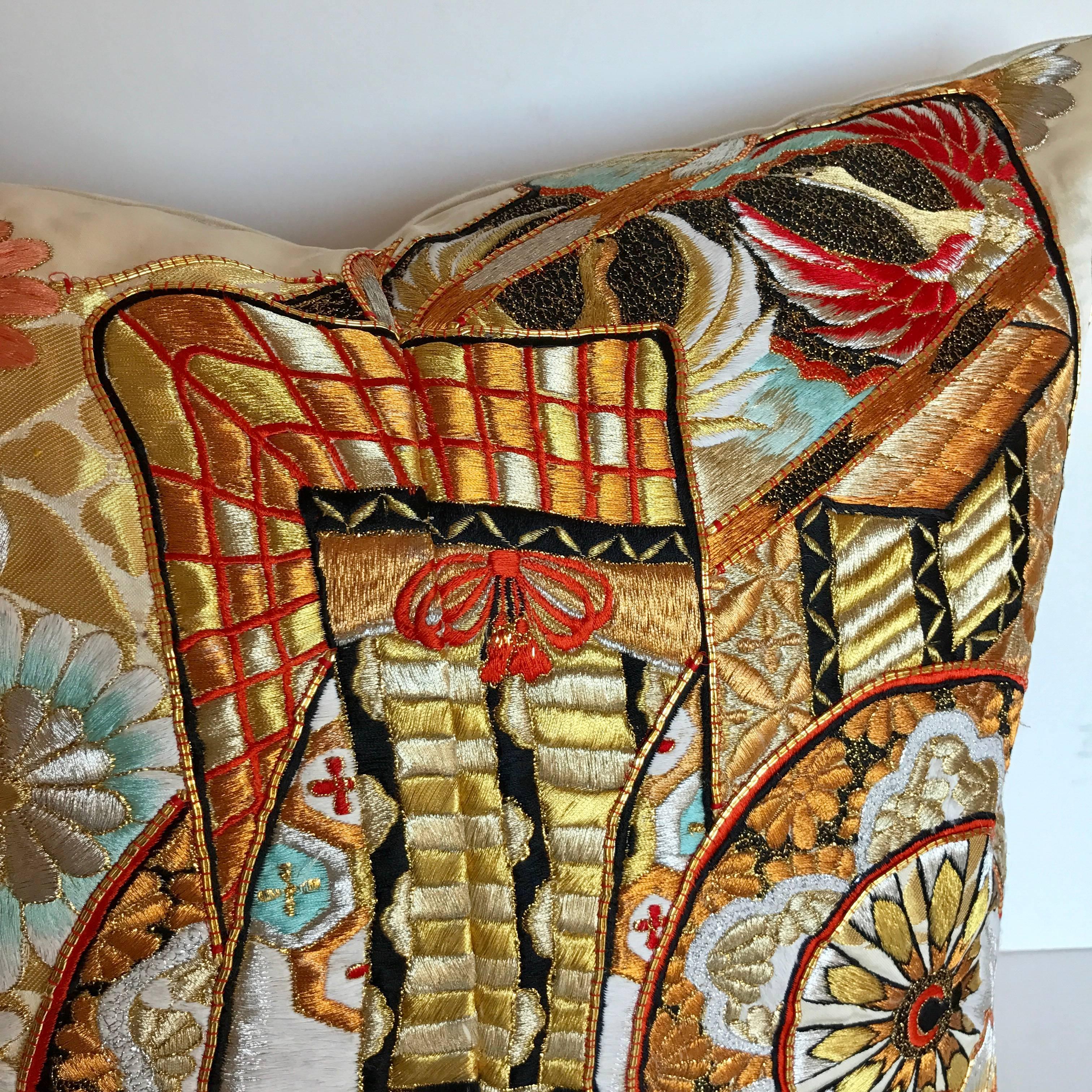 Custom Pillow Cut from a Vintage Japanese Silk Uchikake Wedding Kimono In Excellent Condition For Sale In Glen Ellyn, IL