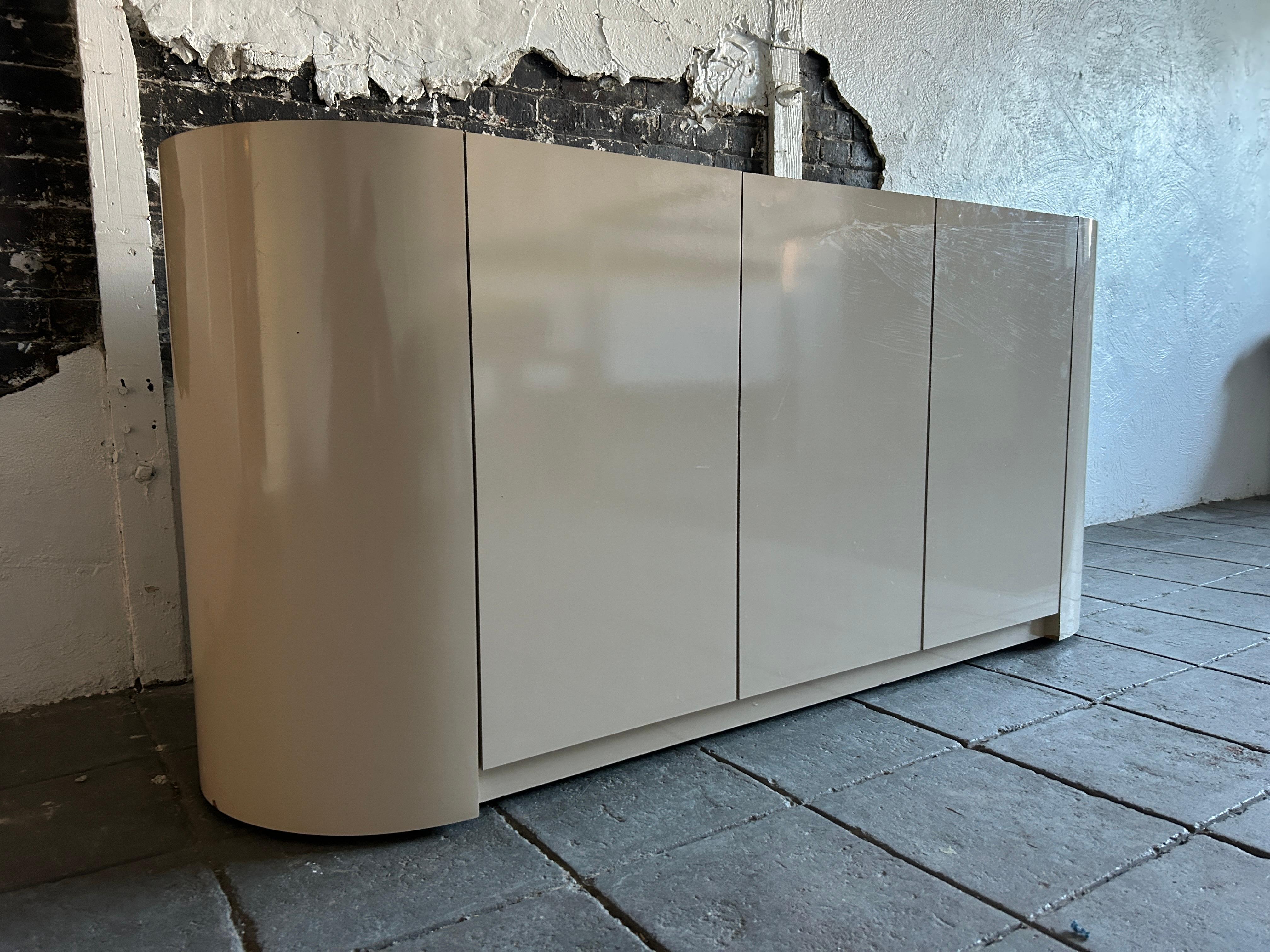 Custom Pop art post modern 3 door beige Pill shaped credenza sideboard For Sale 2