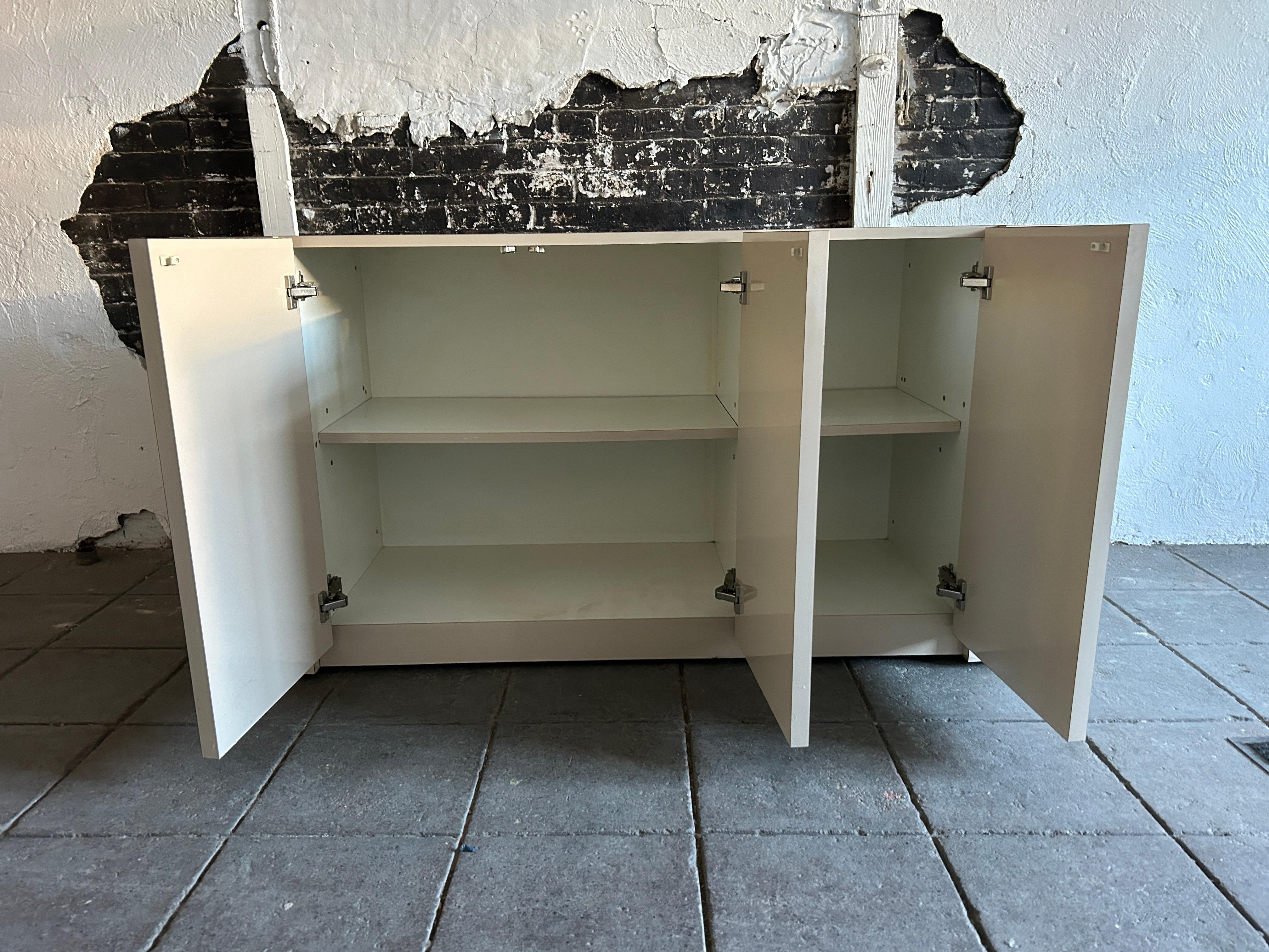Custom Pop art post modern 3 door beige Pill shaped credenza sideboard In Good Condition For Sale In Brooklyn, NY