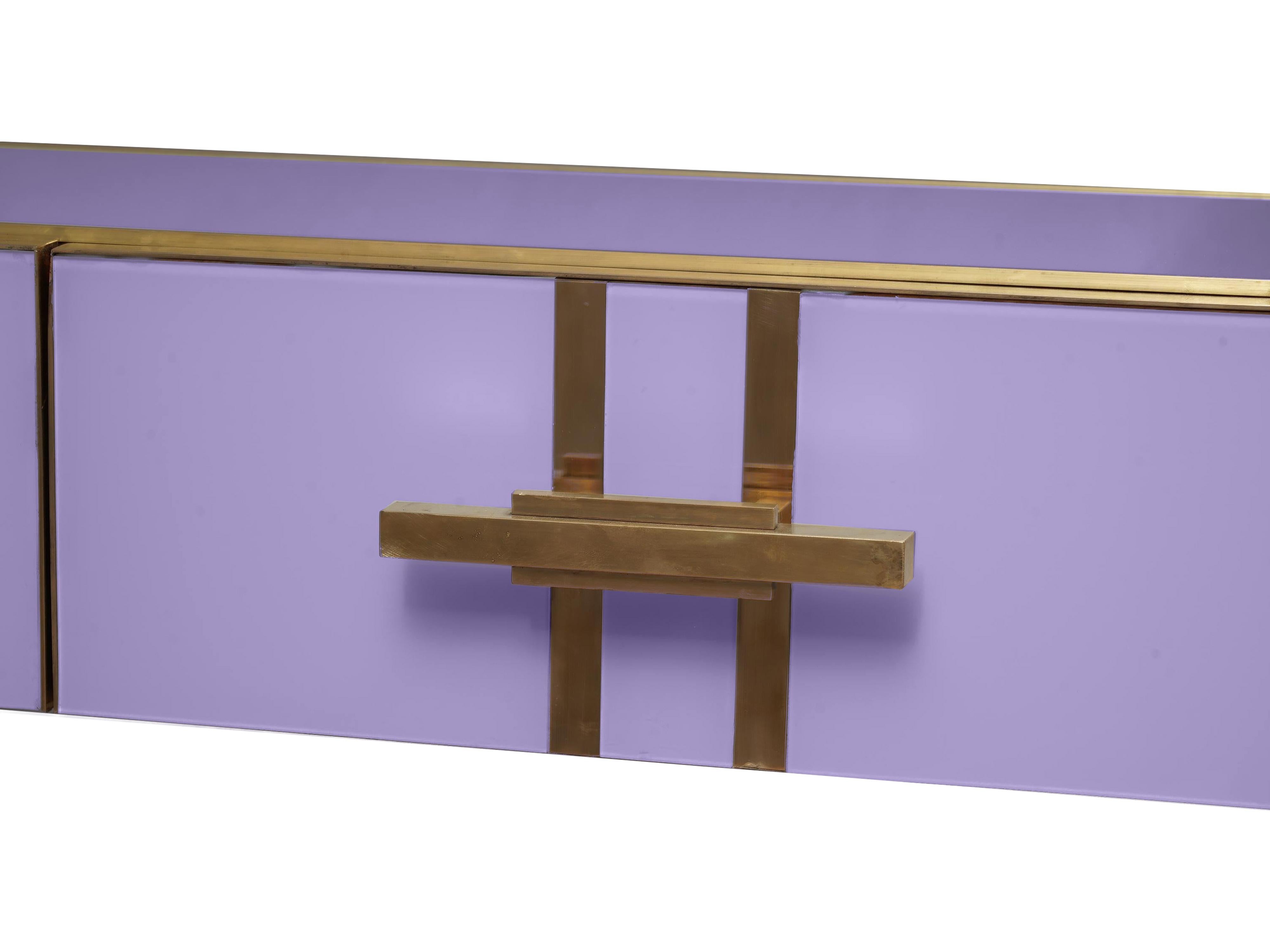 Table console en verre de Murano violet personnalisée avec pieds en laiton disponible Neuf - En vente à Guazzora, IT