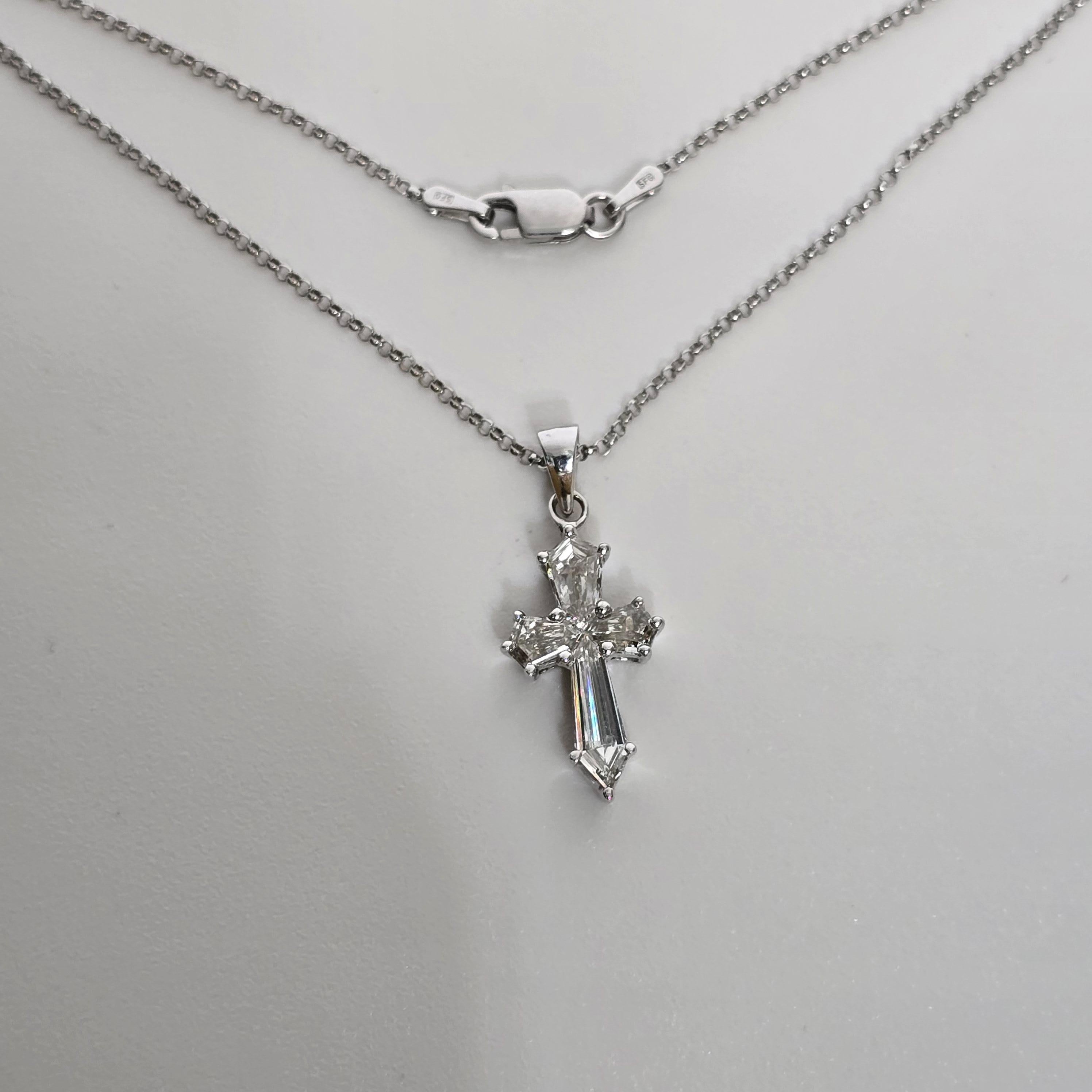 Collana con croce di diamanti personalizzata RARE in oro 14KT 1.10ct In condizioni Nuovo in vendita a Jupiter, FL