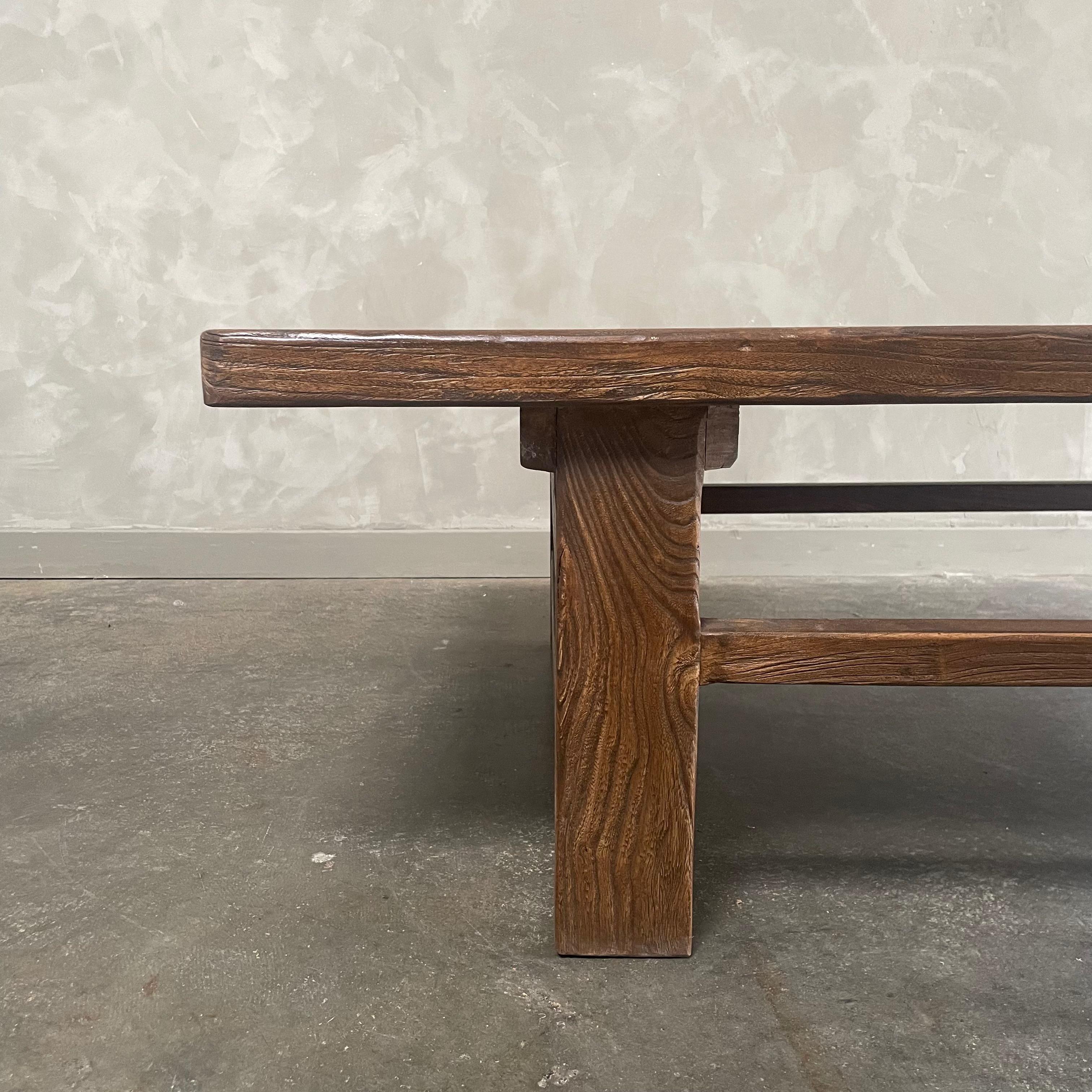 Table basse en bois d'orme recyclé sur mesure Wood en vente 1