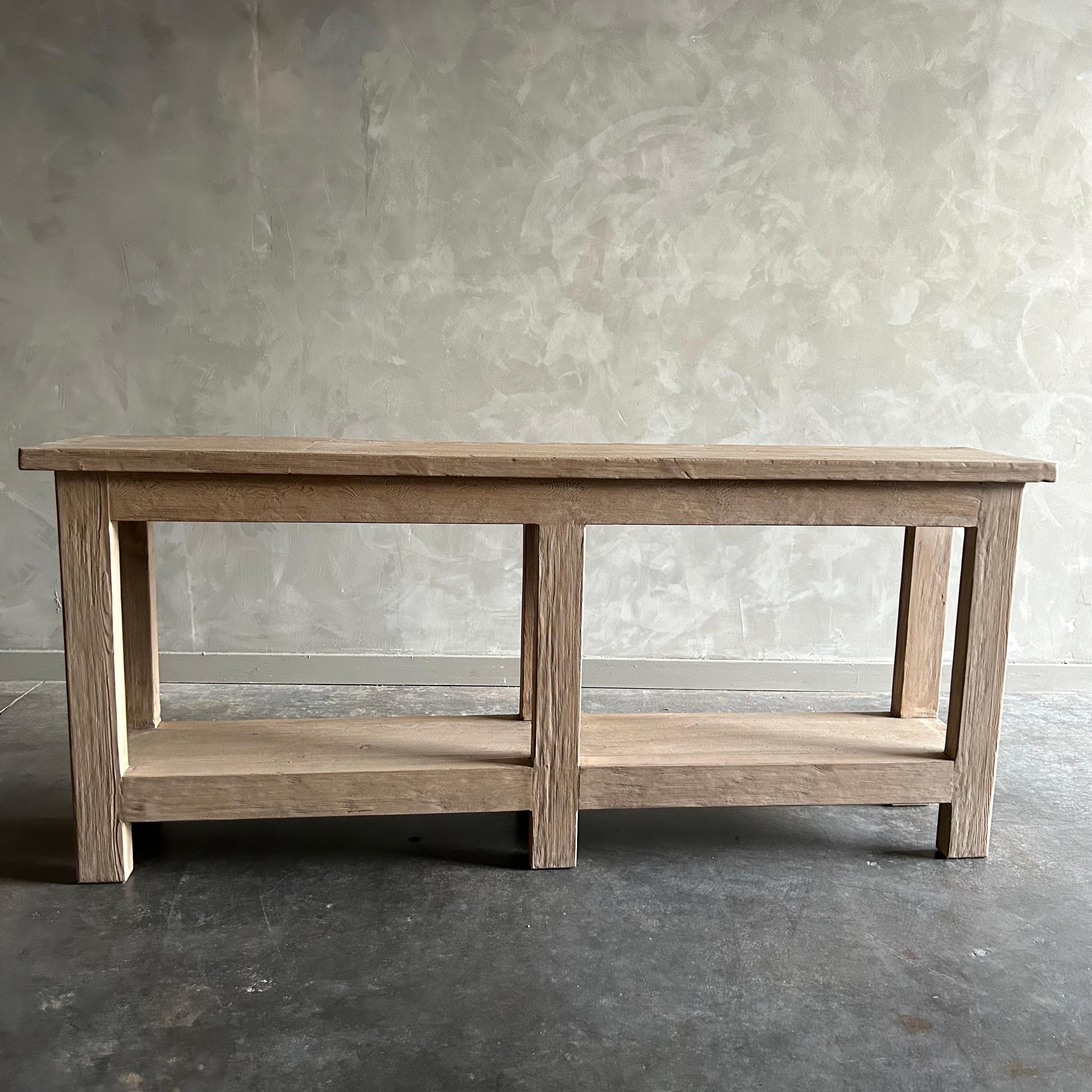 Tavolo consolle personalizzato in legno di olmo recuperato con scaffale in vendita 1