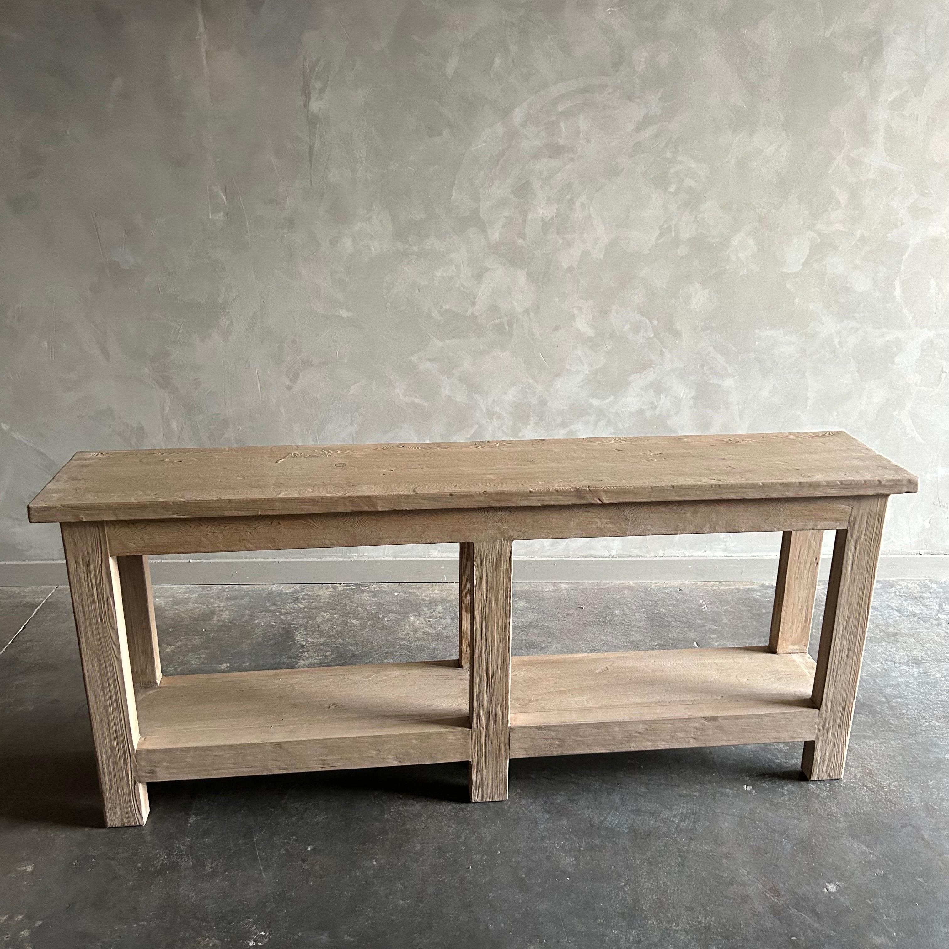 Tavolo consolle personalizzato in legno di olmo recuperato con scaffale in vendita 2