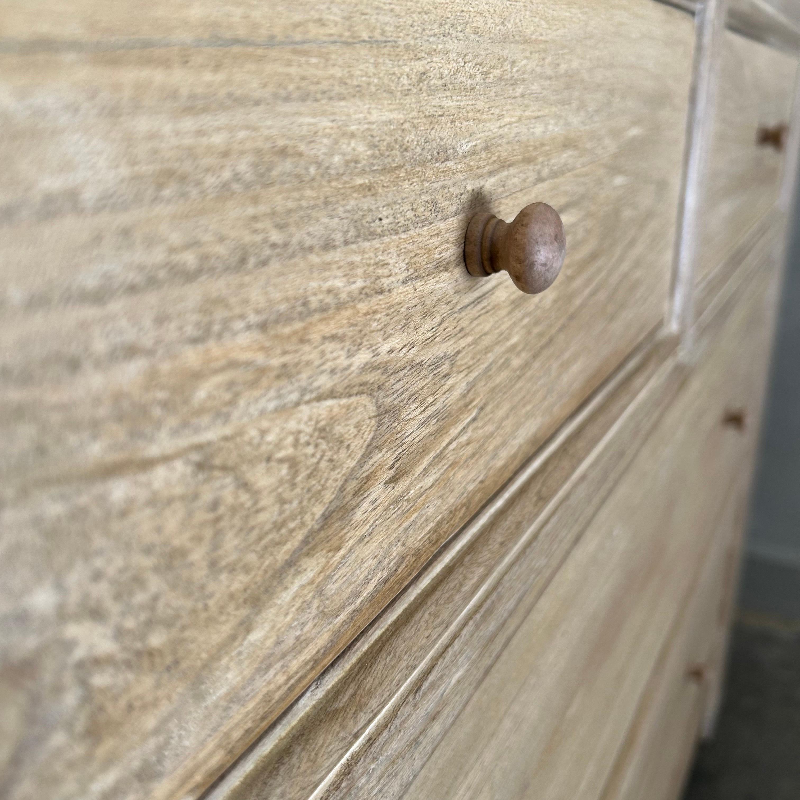 Comò personalizzato in legno di olmo recuperato con finitura Nature in vendita 1