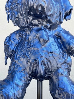 Teddy Bear, ours sculptural rouge en bronze personnalisé, 21e siècle par Mattia Biagi