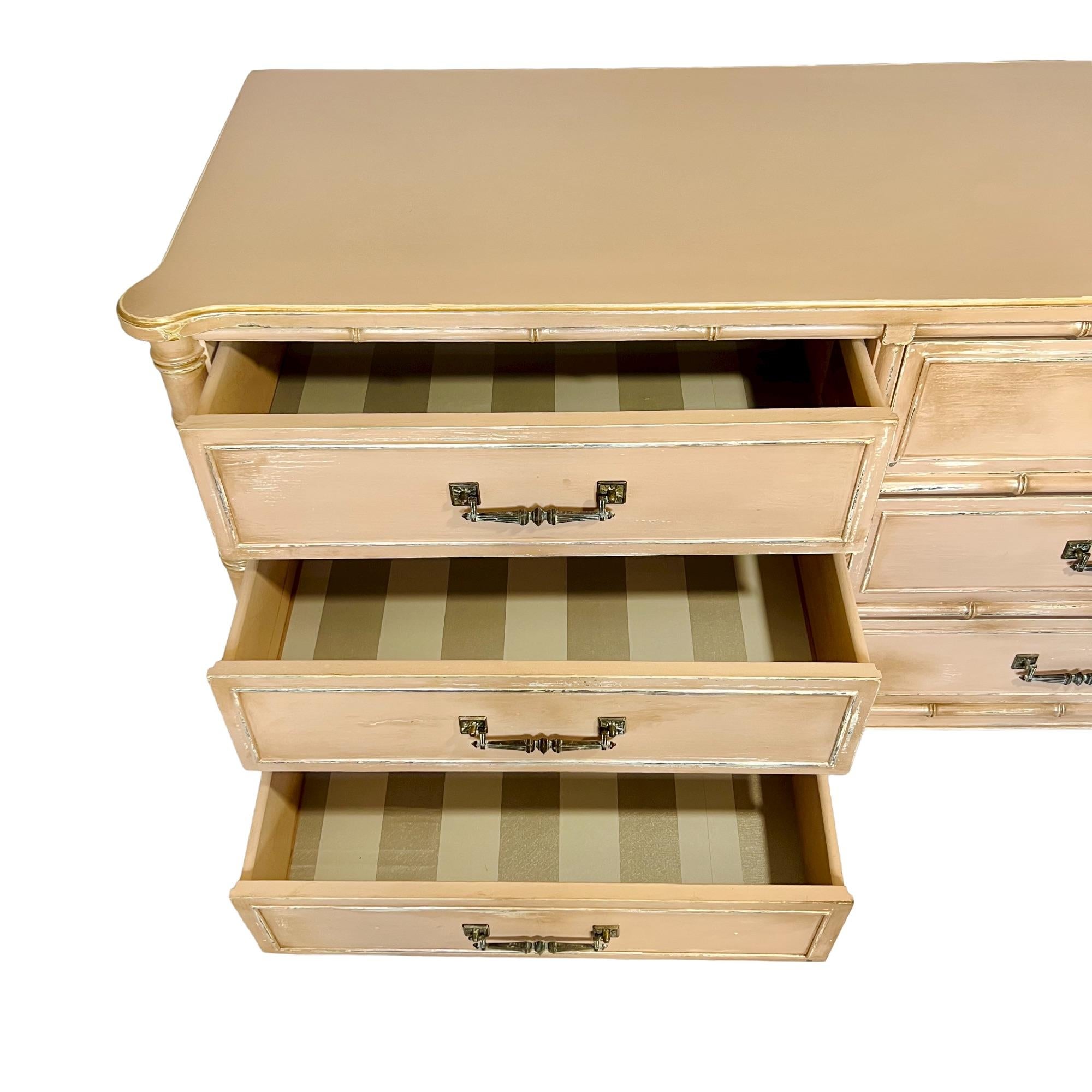Commode Vintage en faux bambou Henry Link restaurée sur mesure 2