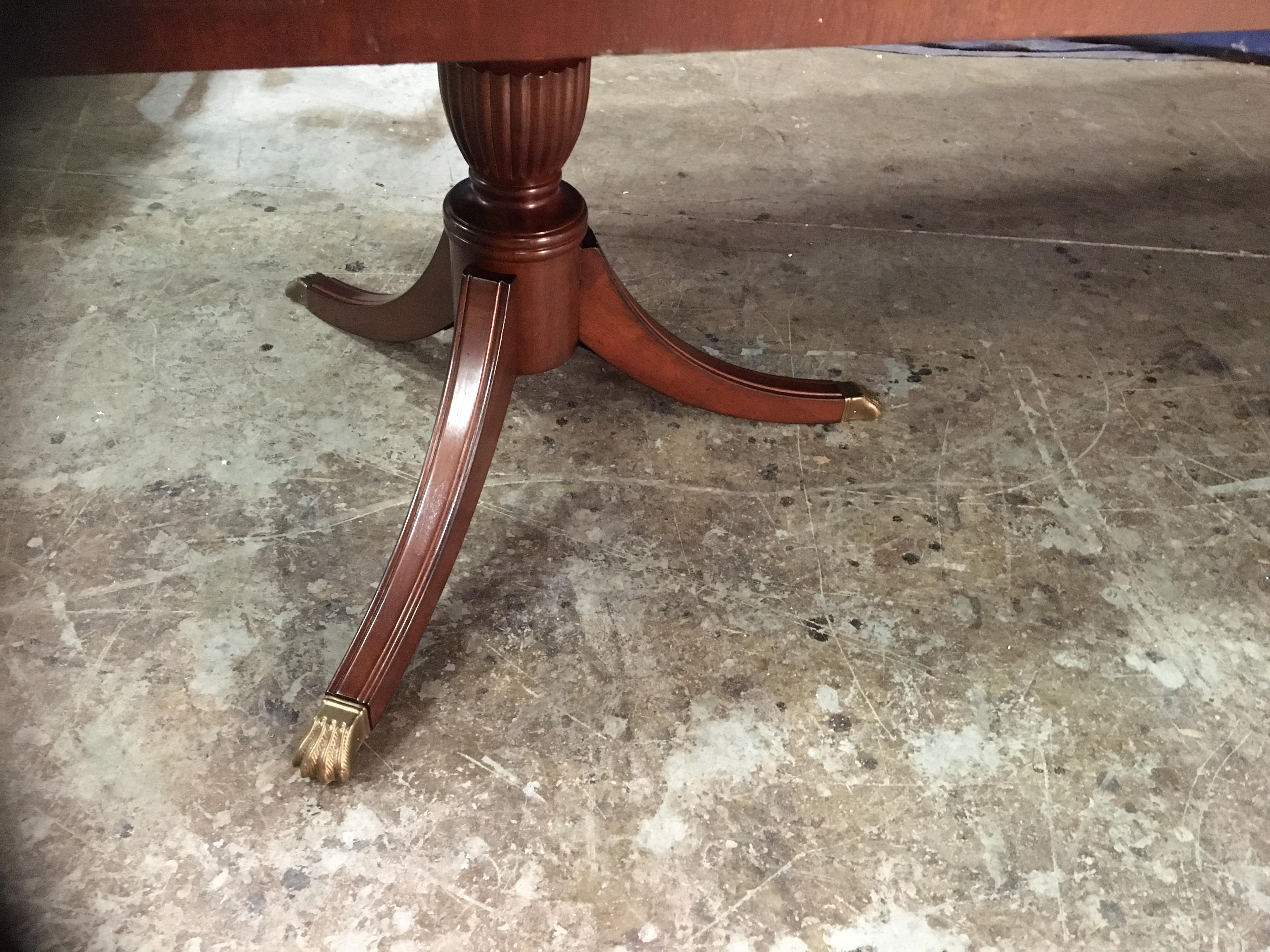 Custom Traditional Ribbon Mahogany Georgian Style Dining Table by Leighton Hall In New Condition For Sale In Suwanee, GA