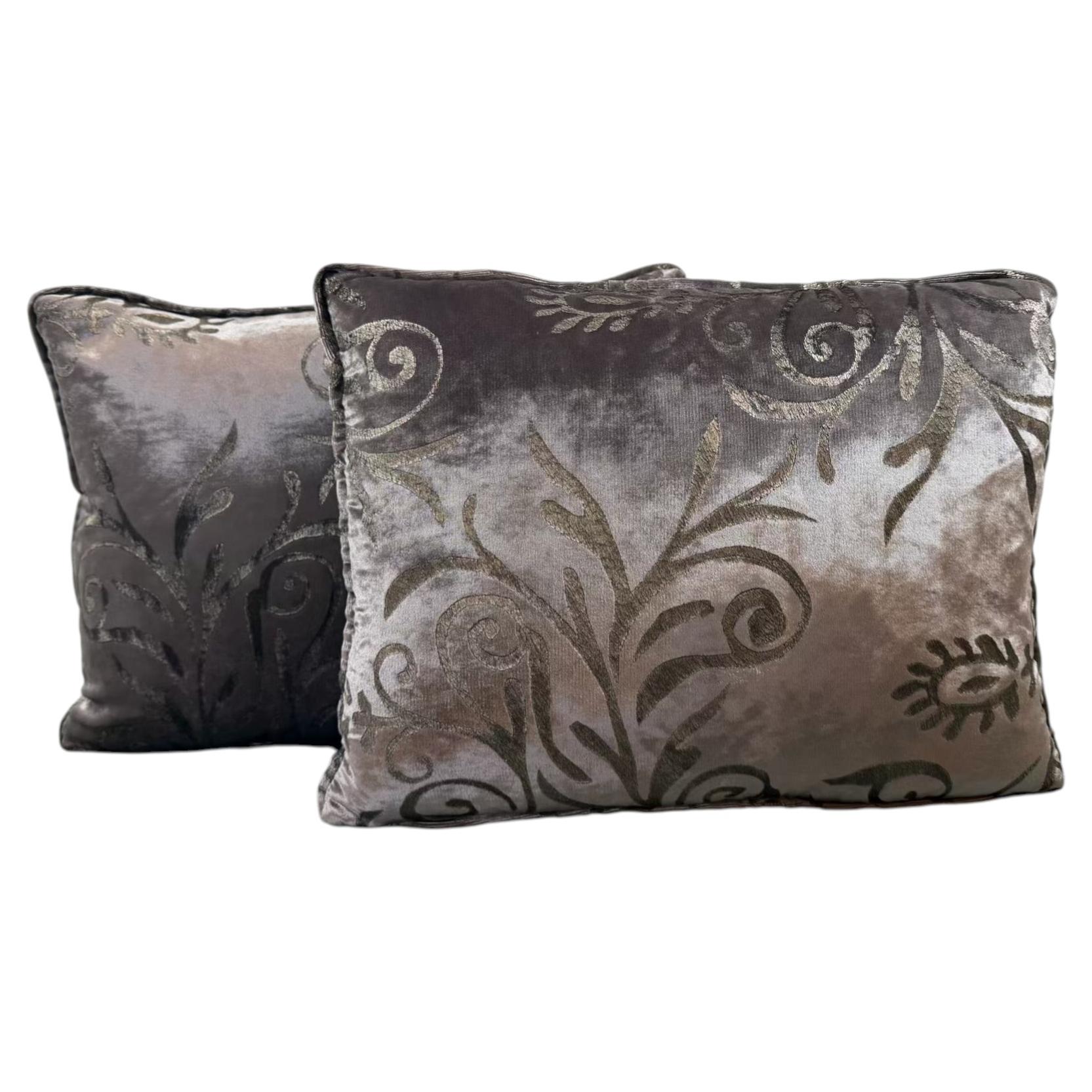 Almohadas de terciopelo de seda rococó personalizadas de Nomi Textiles, Made in USA