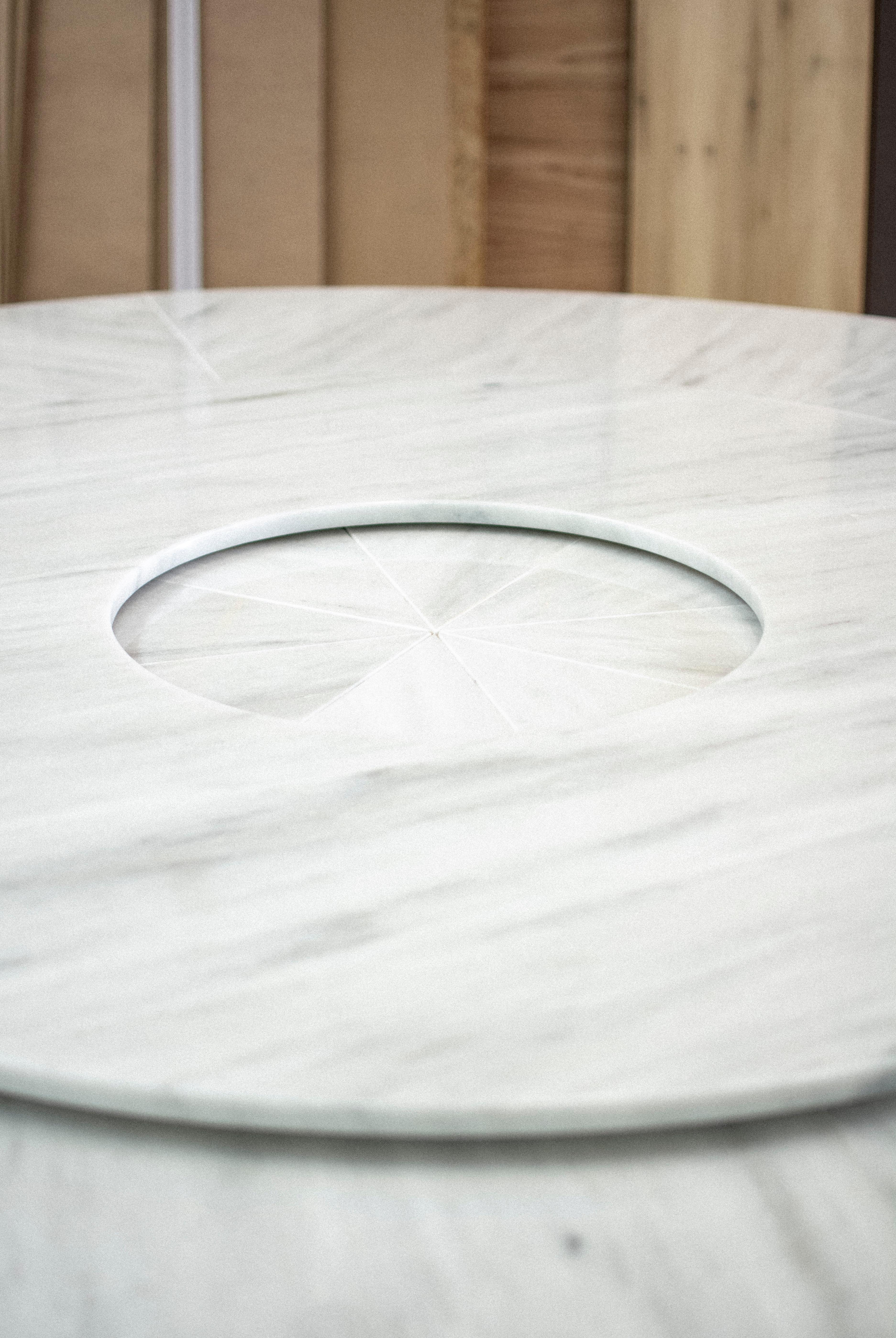 Argentin Table de salle à manger ronde en marbre et bronze avec service rotatif de Costantini, Aragon en vente