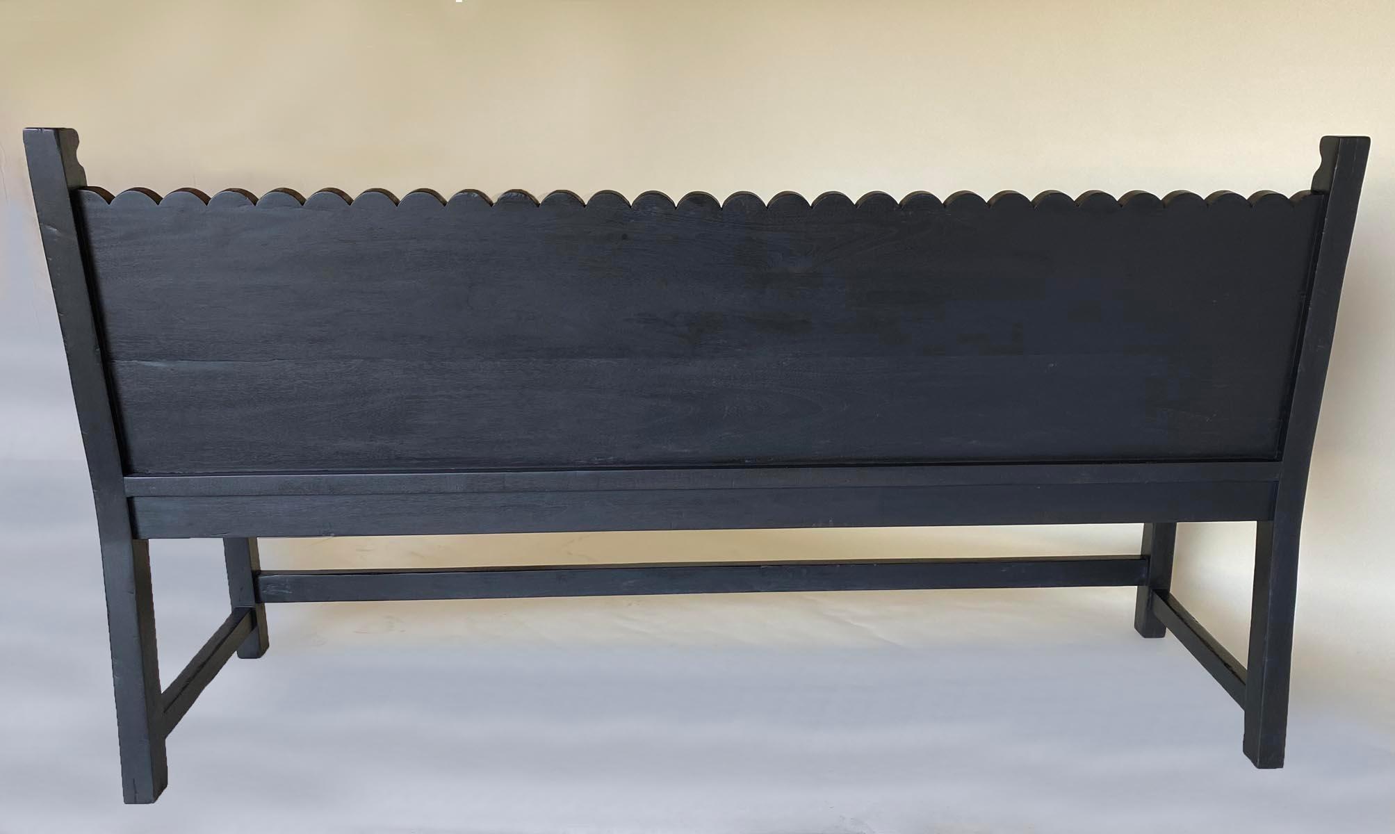 scallop bench