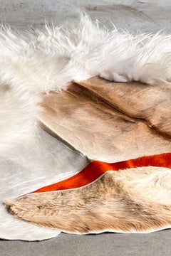 Piel de oveja a medida de Carine Boxy -- Alfombra naranja hueso