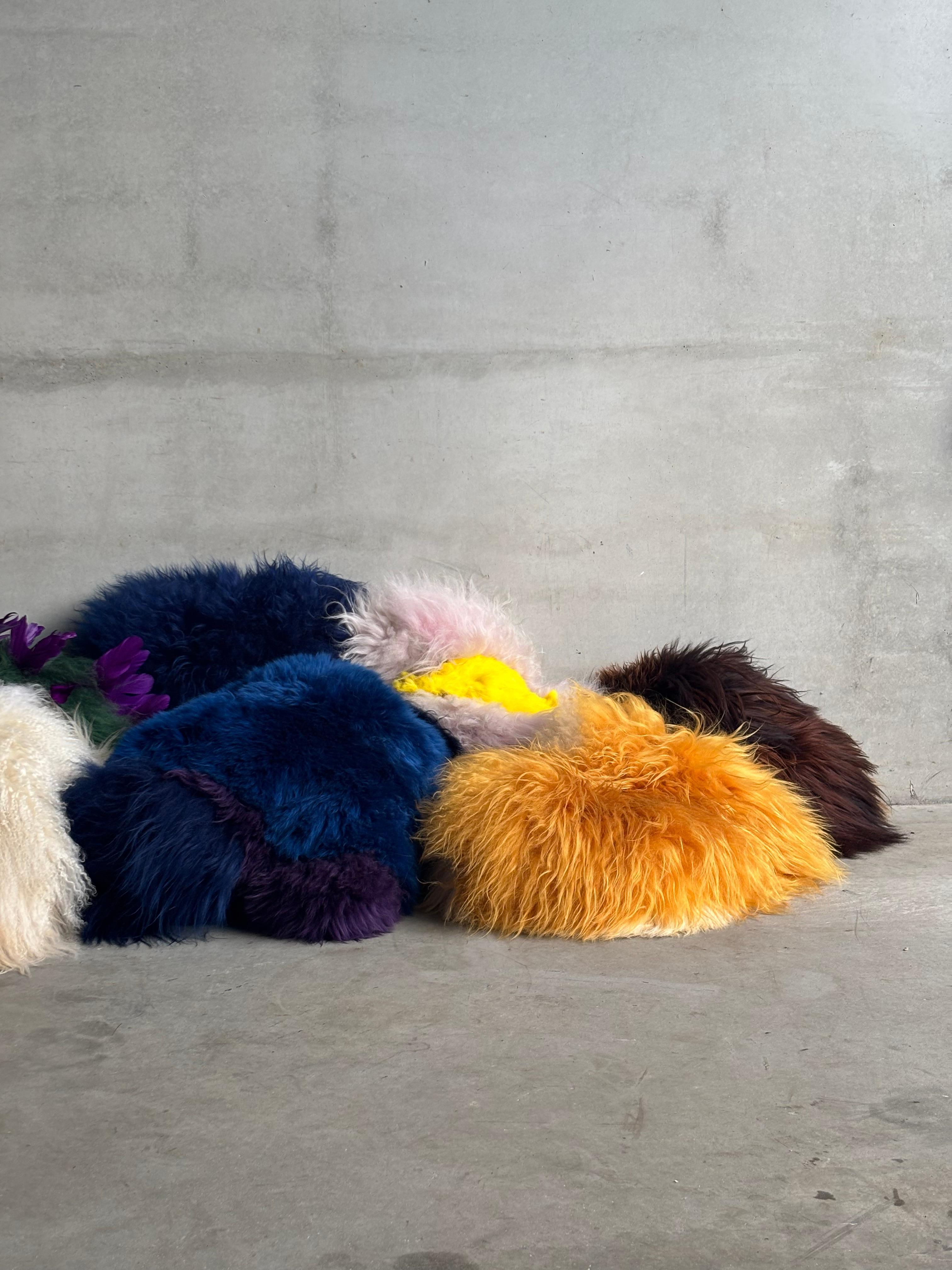 Custom sheepskin Sculptural by Carine Boxy -- Pink and Yellow cushion In New Condition For Sale In Antwerpen, BE